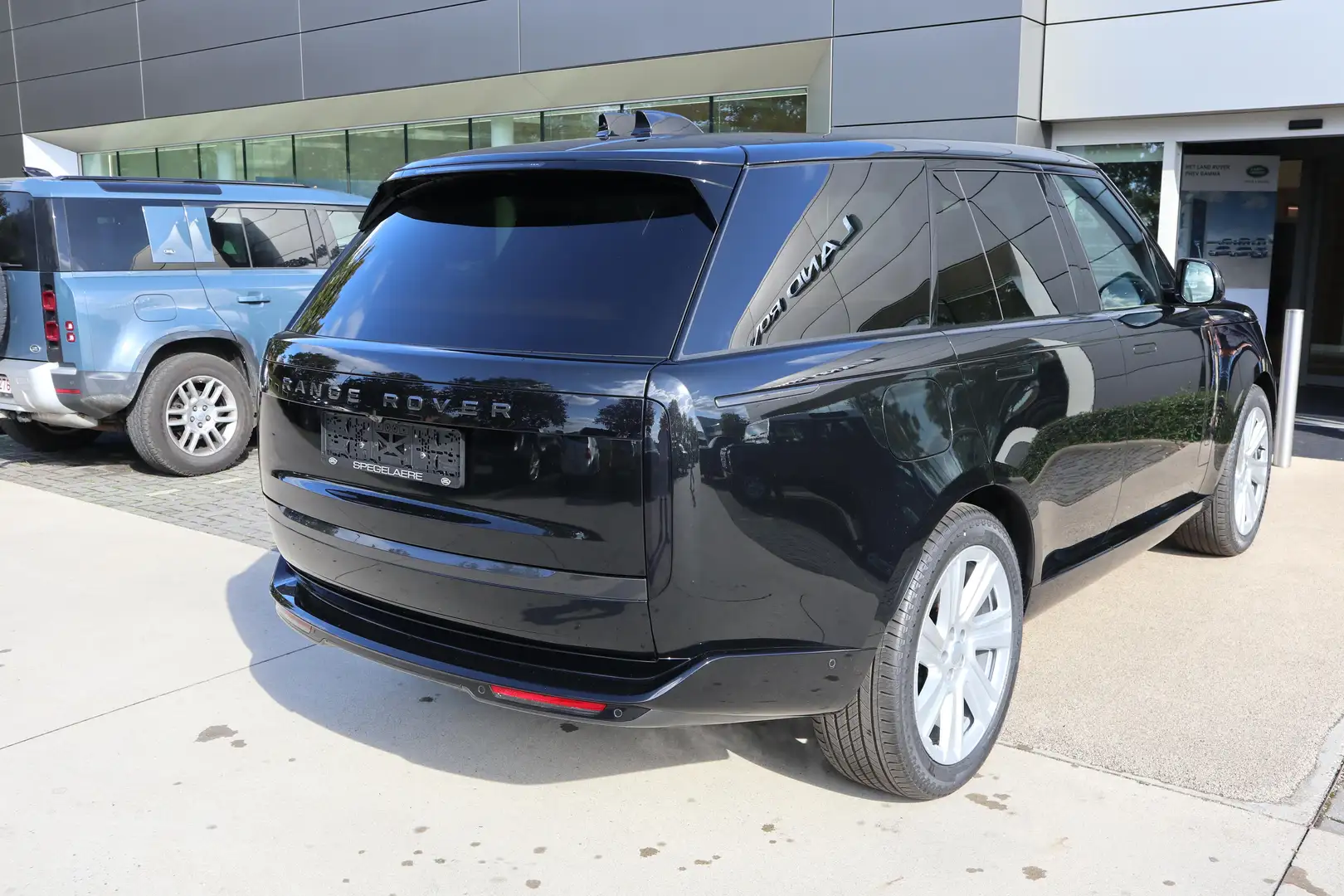 Land Rover Range Rover SWB P460e HSE AWD Auto. 25MY Noir - 2