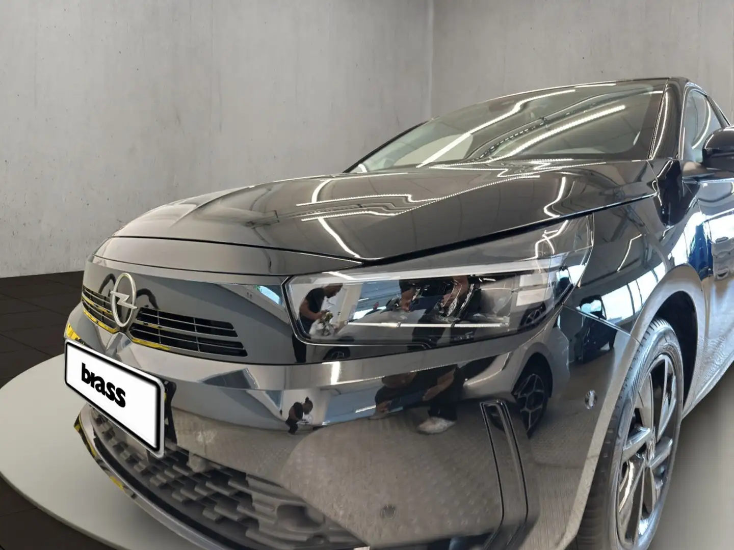 Opel Corsa F 1.2 Zwart - 1