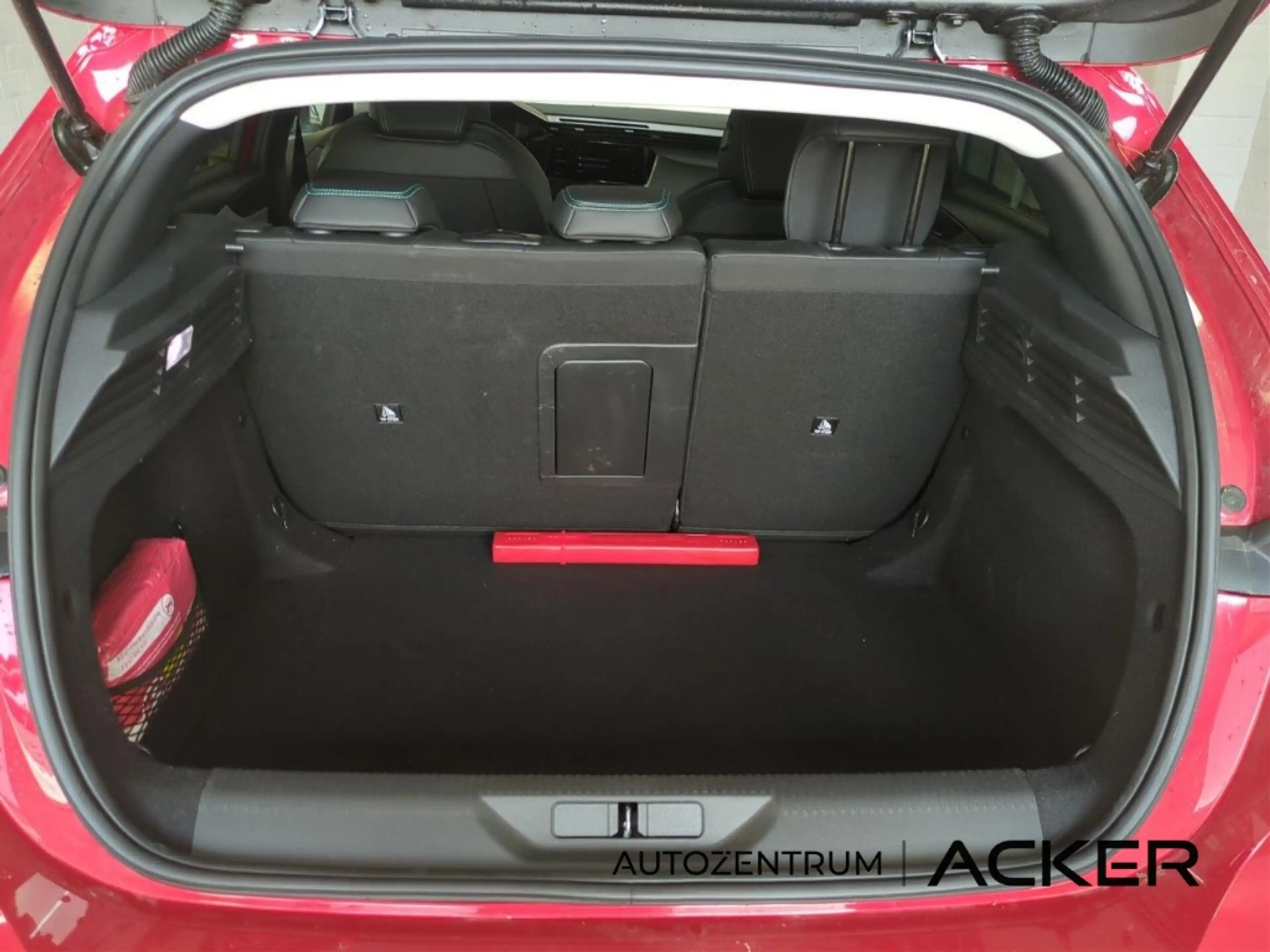 Peugeot 308 Allure 1.5 BlueHDi 130 AT8 360Kam/ACC -47%* — photo 10