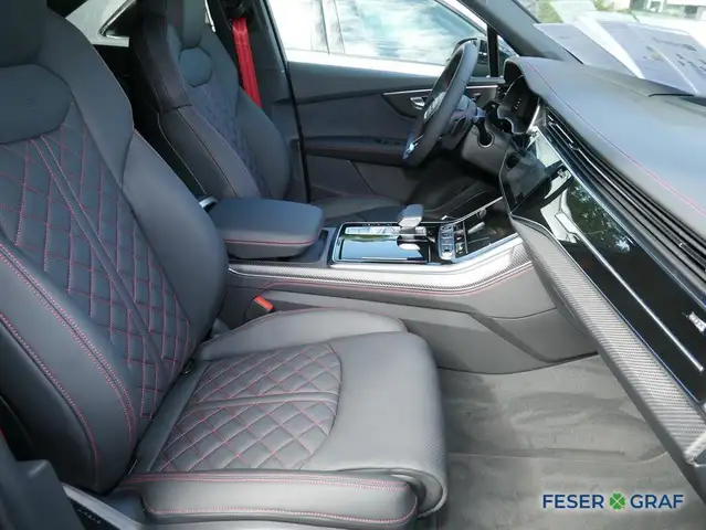 Audi Q7 view 6