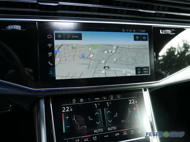 Audi Q7 view 10