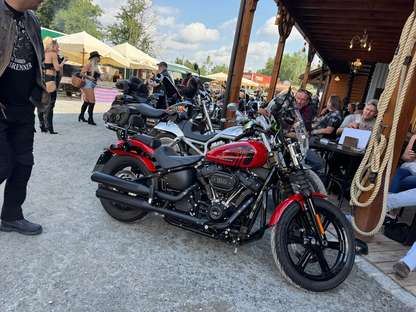 Harley-Davidson Street Bob Roşu - 2