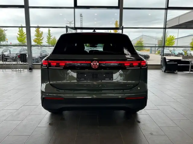 Volkswagen Tiguan view 5