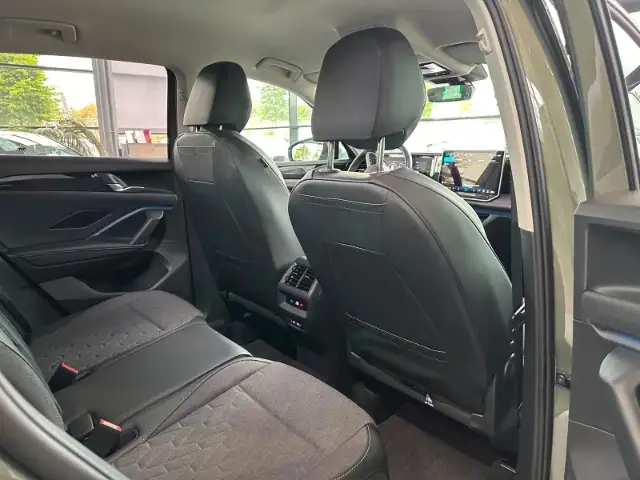 Volkswagen Tiguan view 15