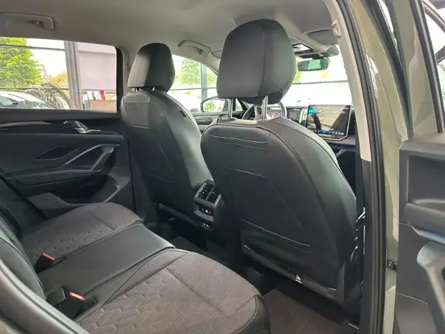 Volkswagen Tiguan view 13
