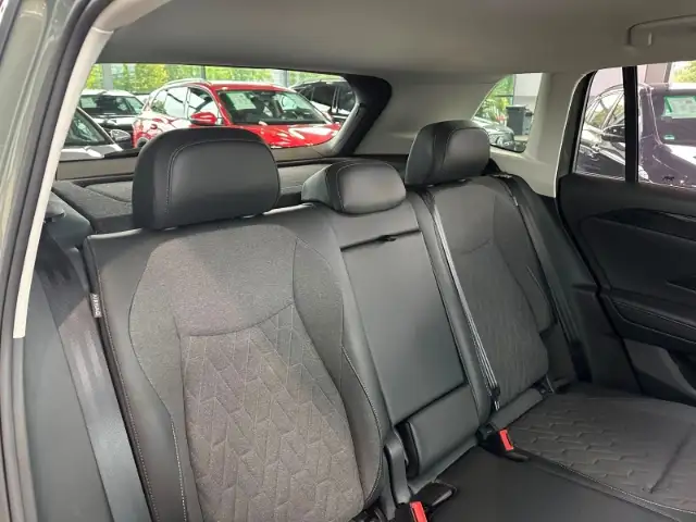 Volkswagen Tiguan view 14