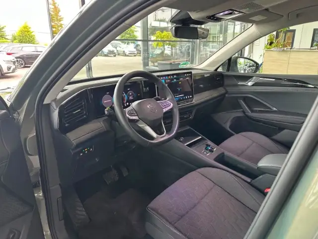 Volkswagen Tiguan view 10