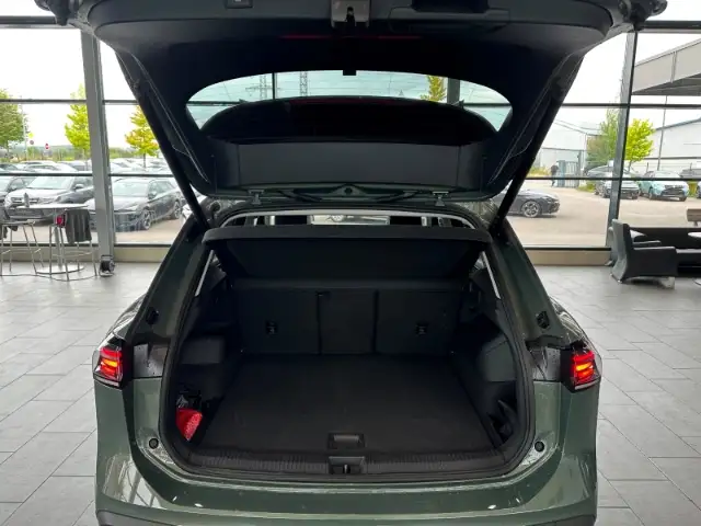 Volkswagen Tiguan view 8
