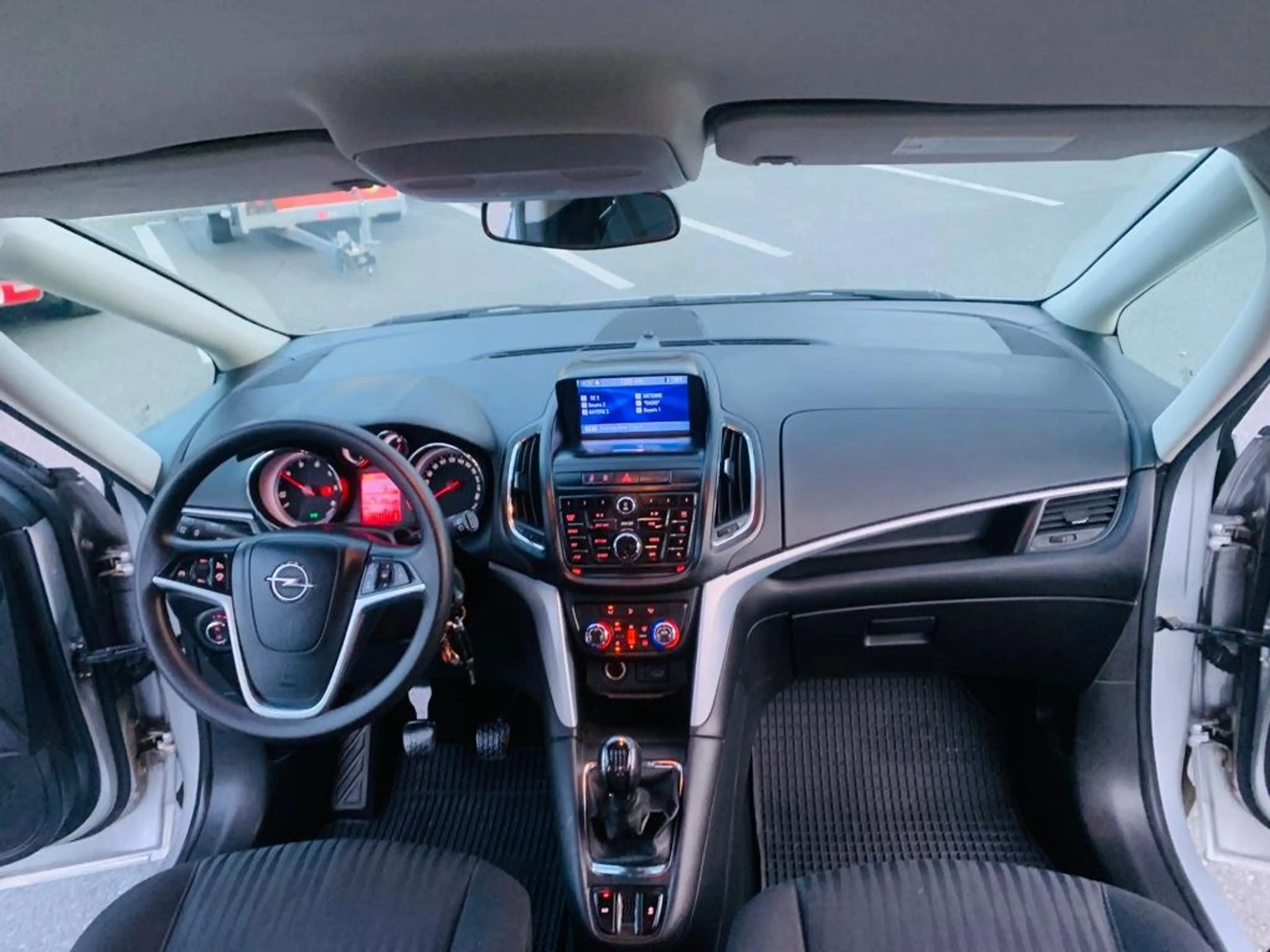 Opel Zafira Tourer 2,0 CDTI §57a 10/2026 ÖAMTC 1BESITZ — photo 12