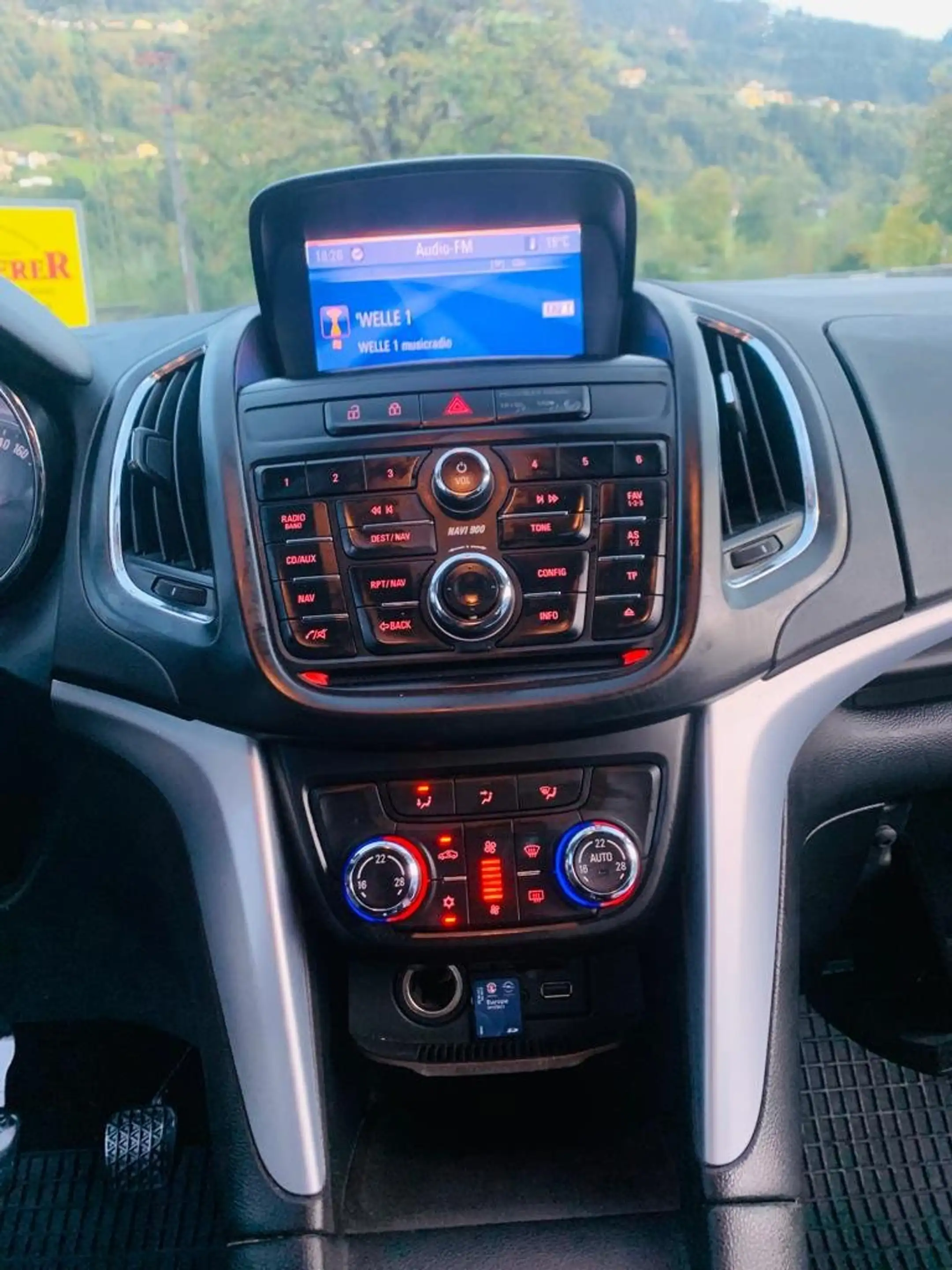 Opel Zafira Tourer 2,0 CDTI §57a 10/2026 ÖAMTC 1BESITZ — photo 15