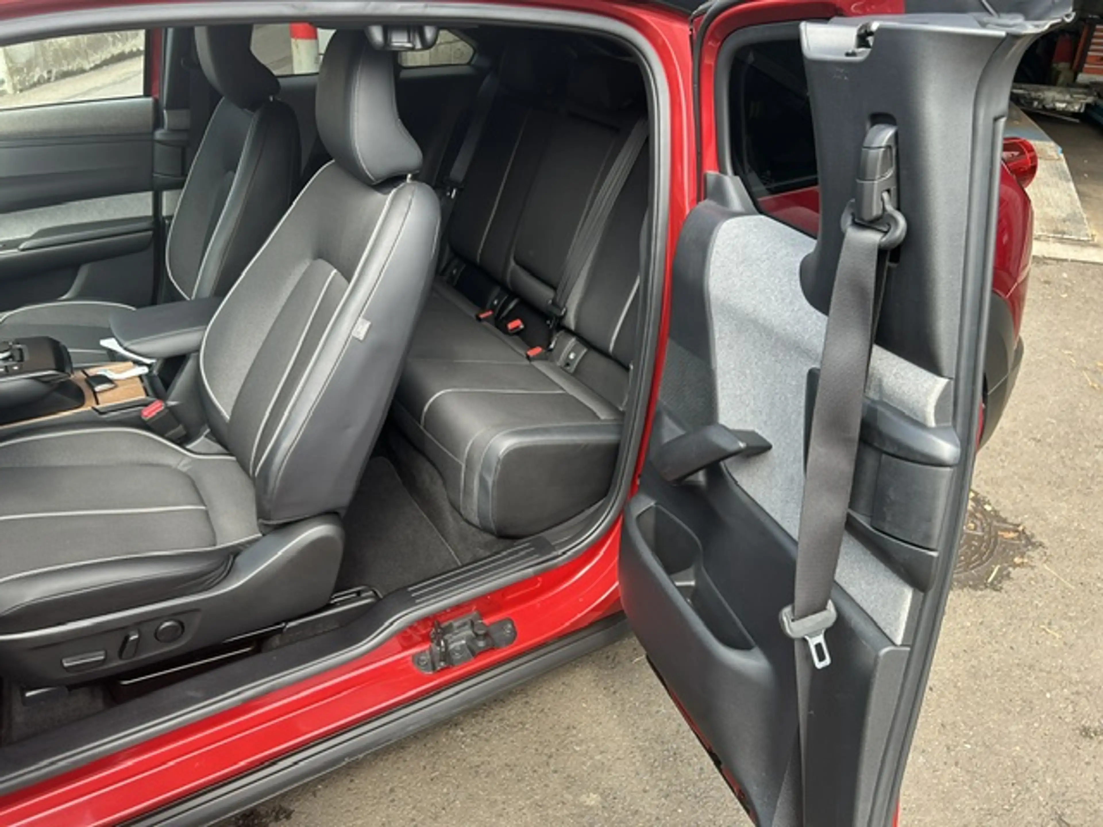 Mazda MX-30 MX-30 17.8 kWh e-SKYACTIV R-EV Makoto (125kW) — photo 13