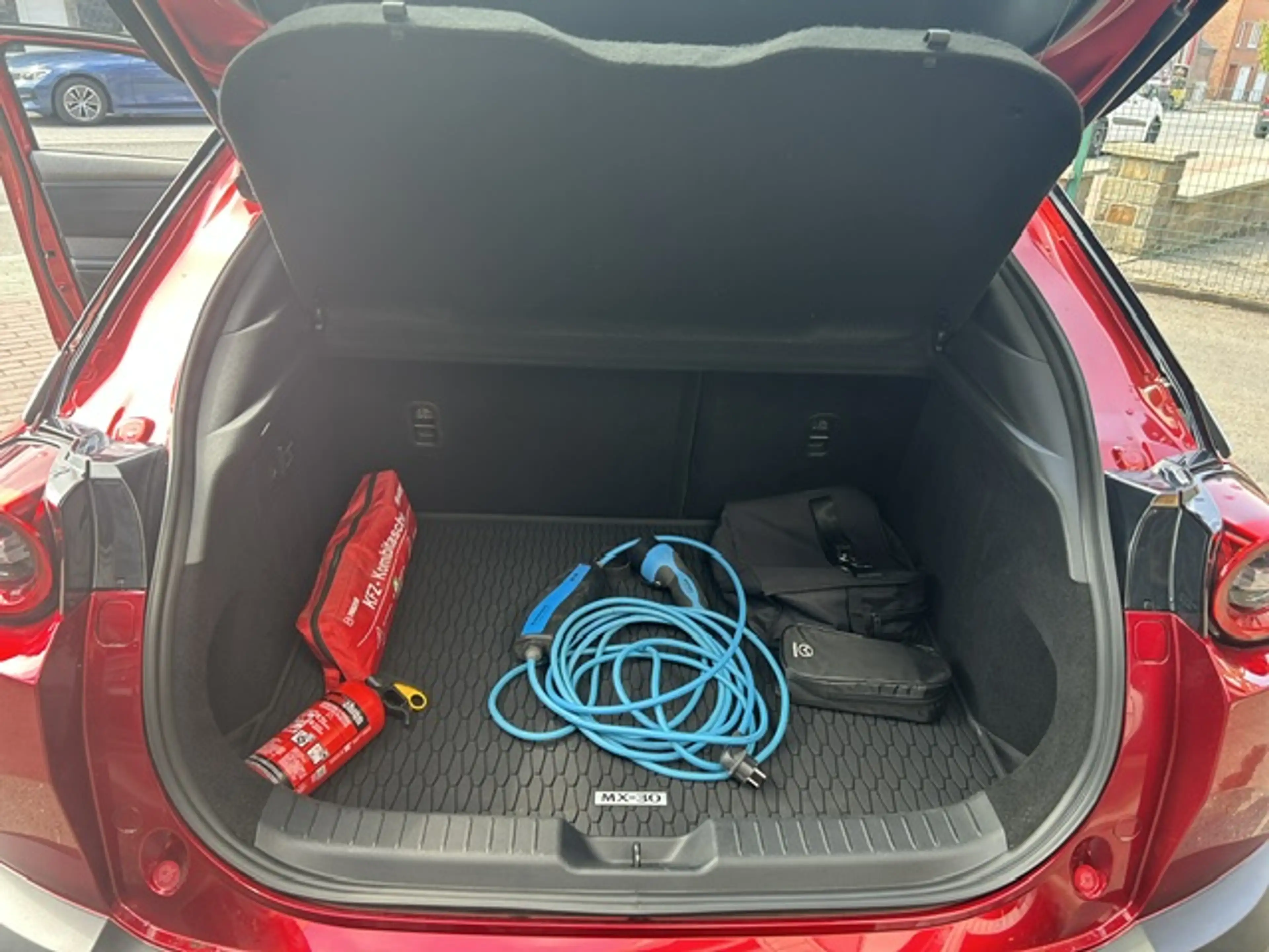 Mazda MX-30 MX-30 17.8 kWh e-SKYACTIV R-EV Makoto (125kW) — photo 15