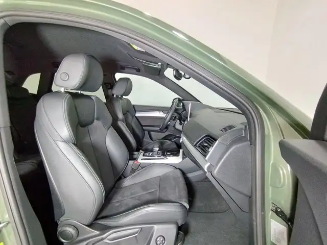 Audi Q5 view 8