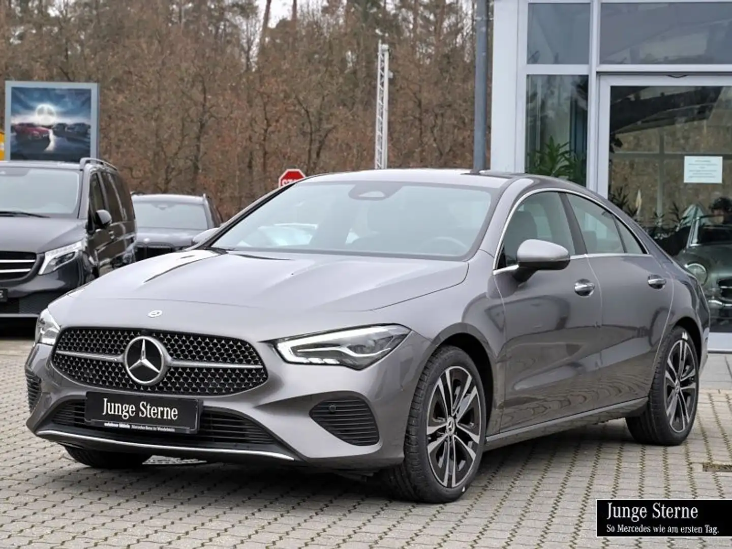 Mercedes-Benz CLA 200 d PROGRESSIVE AMBIENTE+KAM+SHZ+KEYLESS+1 Grau - 2