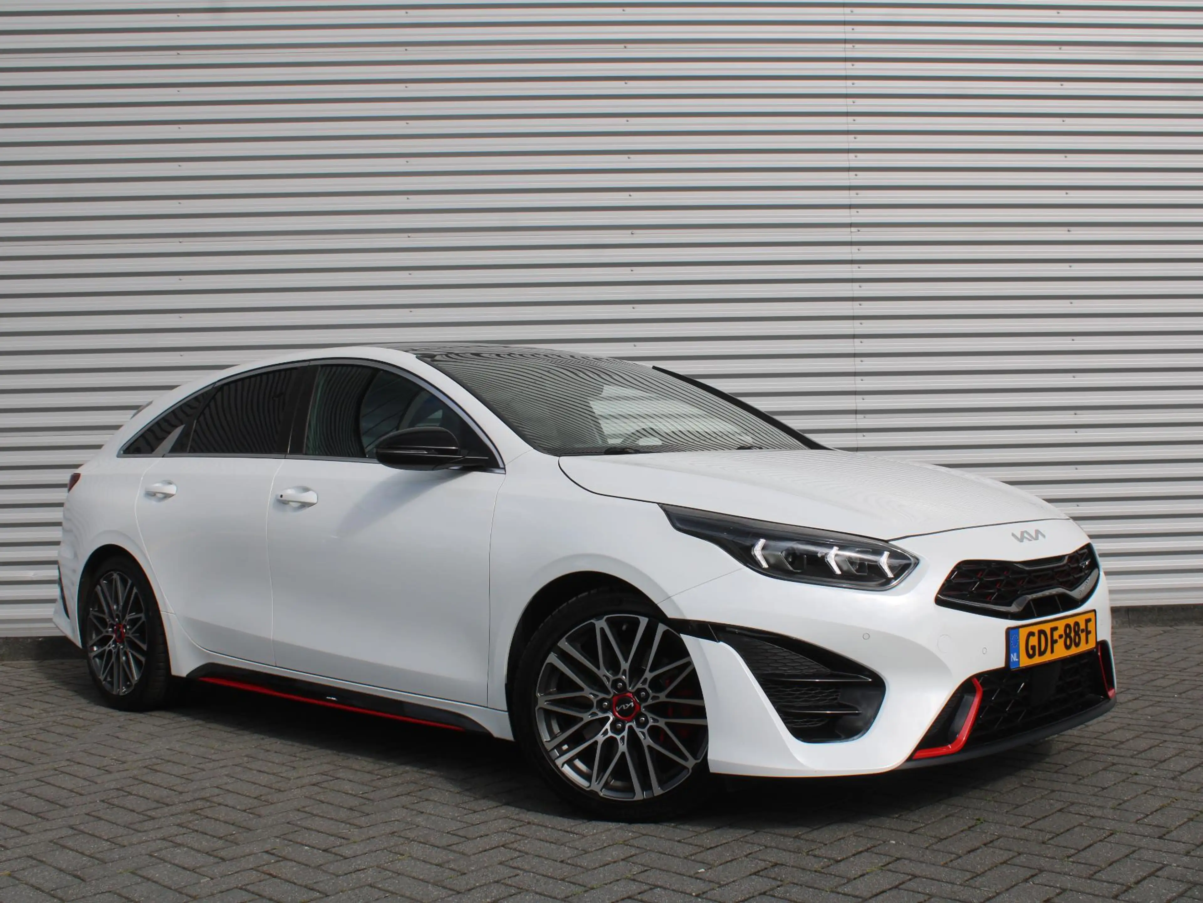 Kia ProCeed / pro_cee'd 1.6 T-GDI GT | 18" LM | Airco | Cruise | Navi | Ca — photo 3