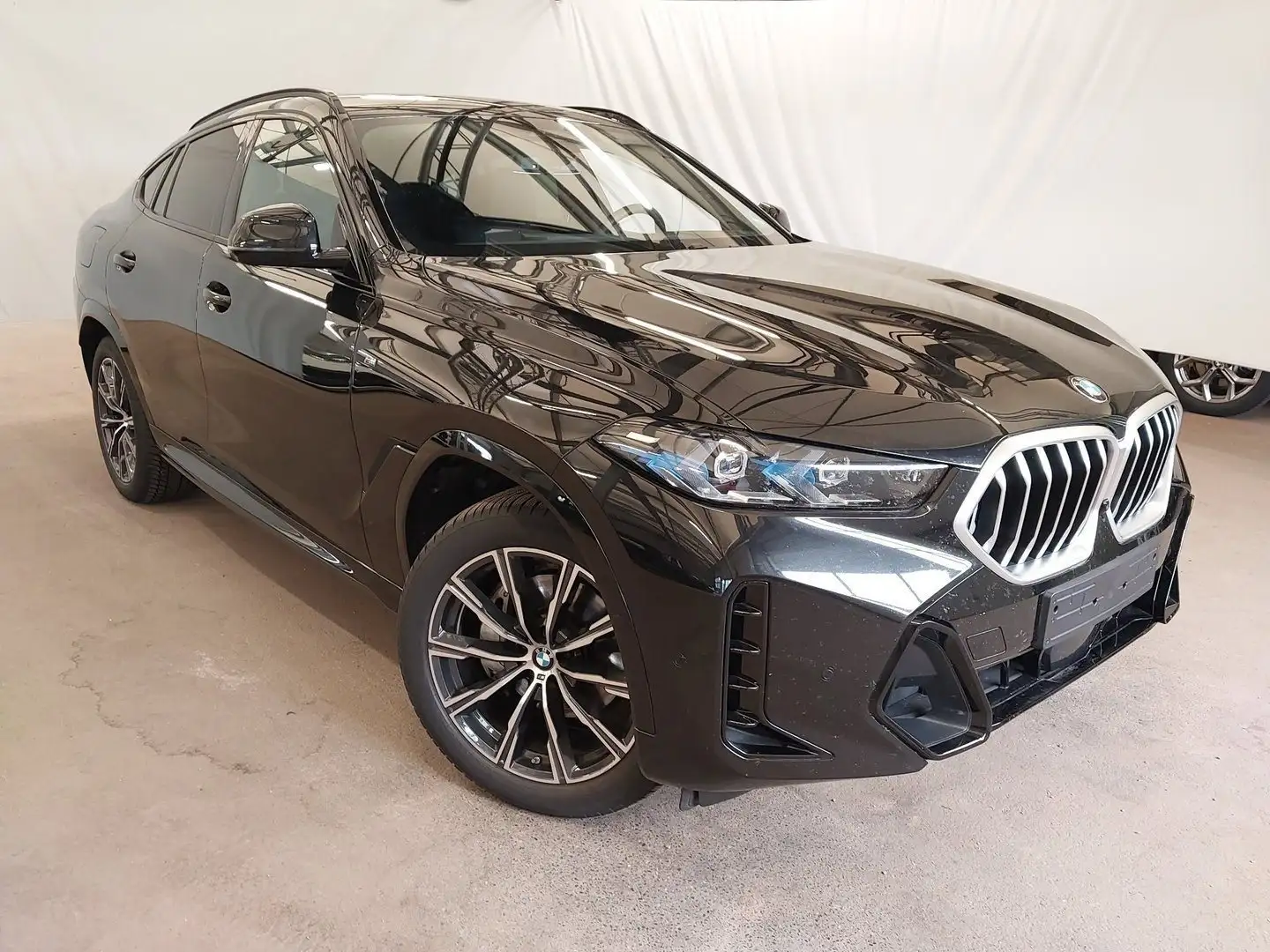 BMW X6 xDrive40i M SPORT+AHK+HUD+ACC+360°KAM+HAR/KAR+MASS Noir - 2