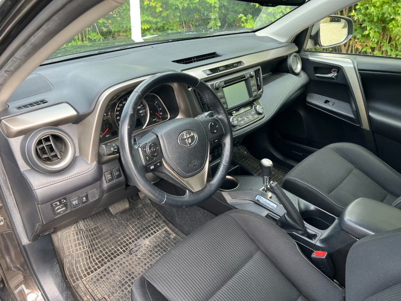 Toyota RAV 4 2,2 D4-D 4WD — photo 6