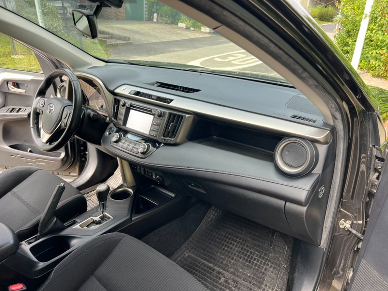 Toyota RAV 4 2,2 D4-D 4WD — photo 10
