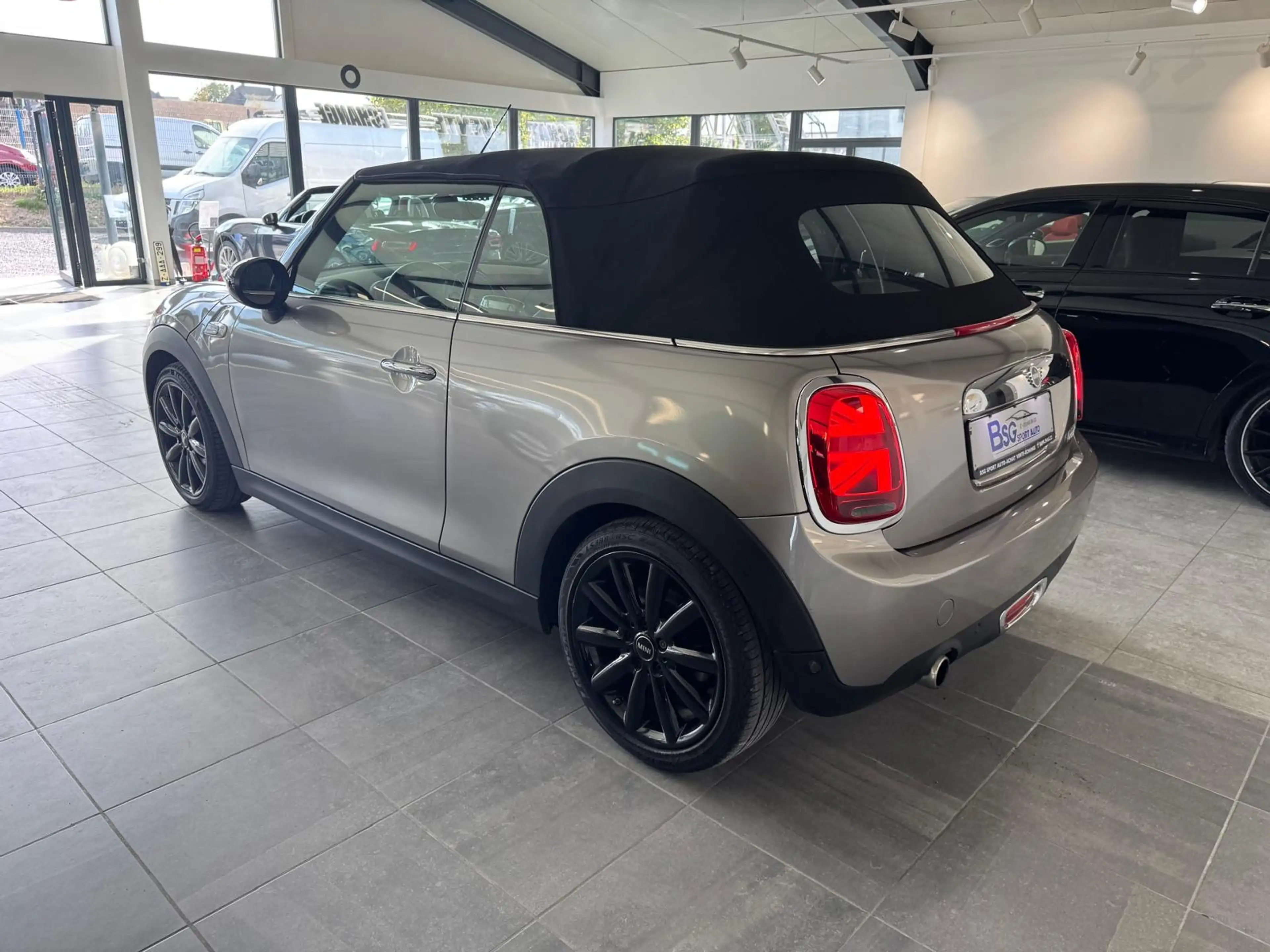 MINI Cooper Cabrio Mini Cabriolet 1.5 Cooper — photo 6
