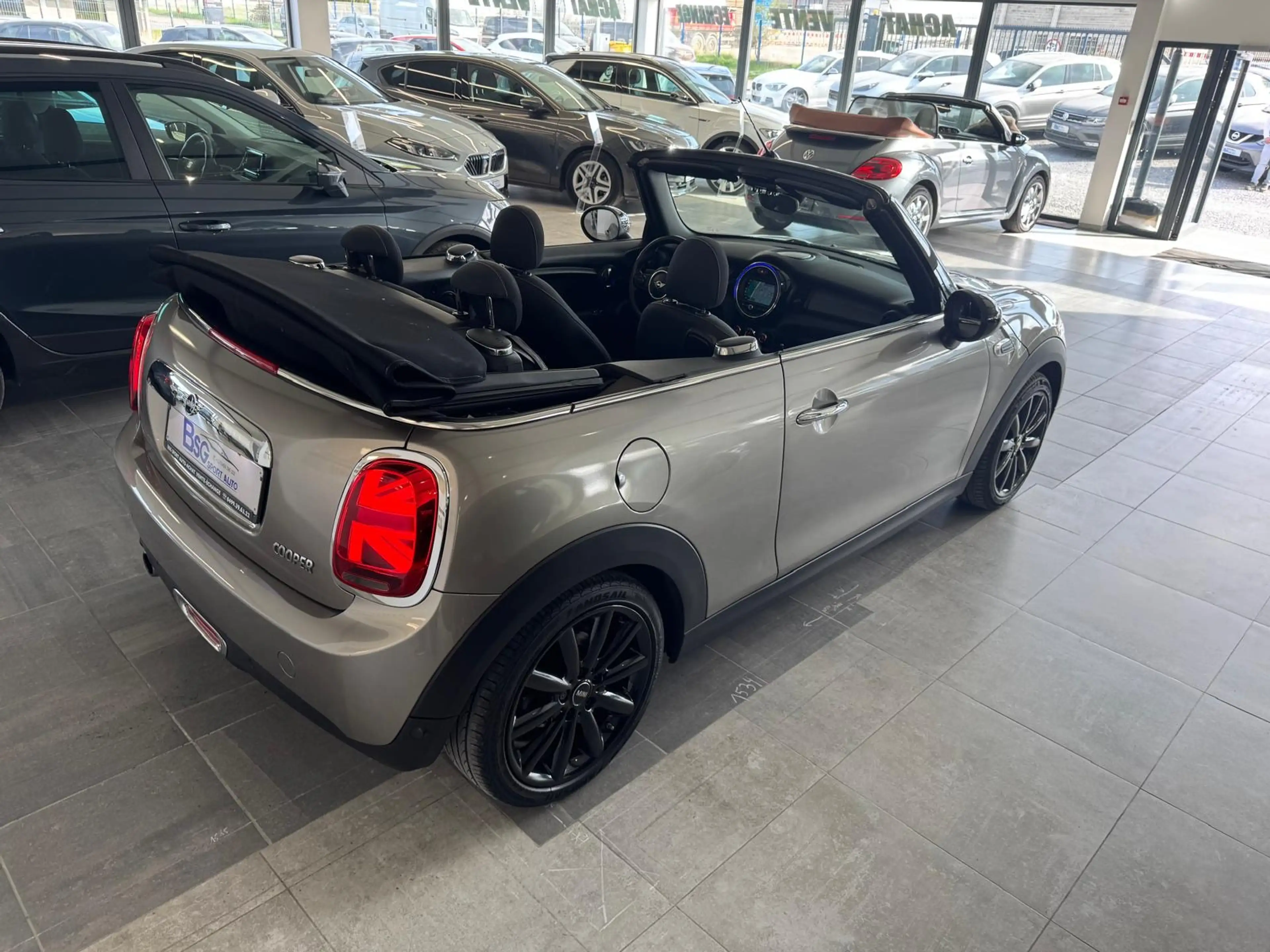 MINI Cooper Cabrio Mini Cabriolet 1.5 Cooper — photo 9