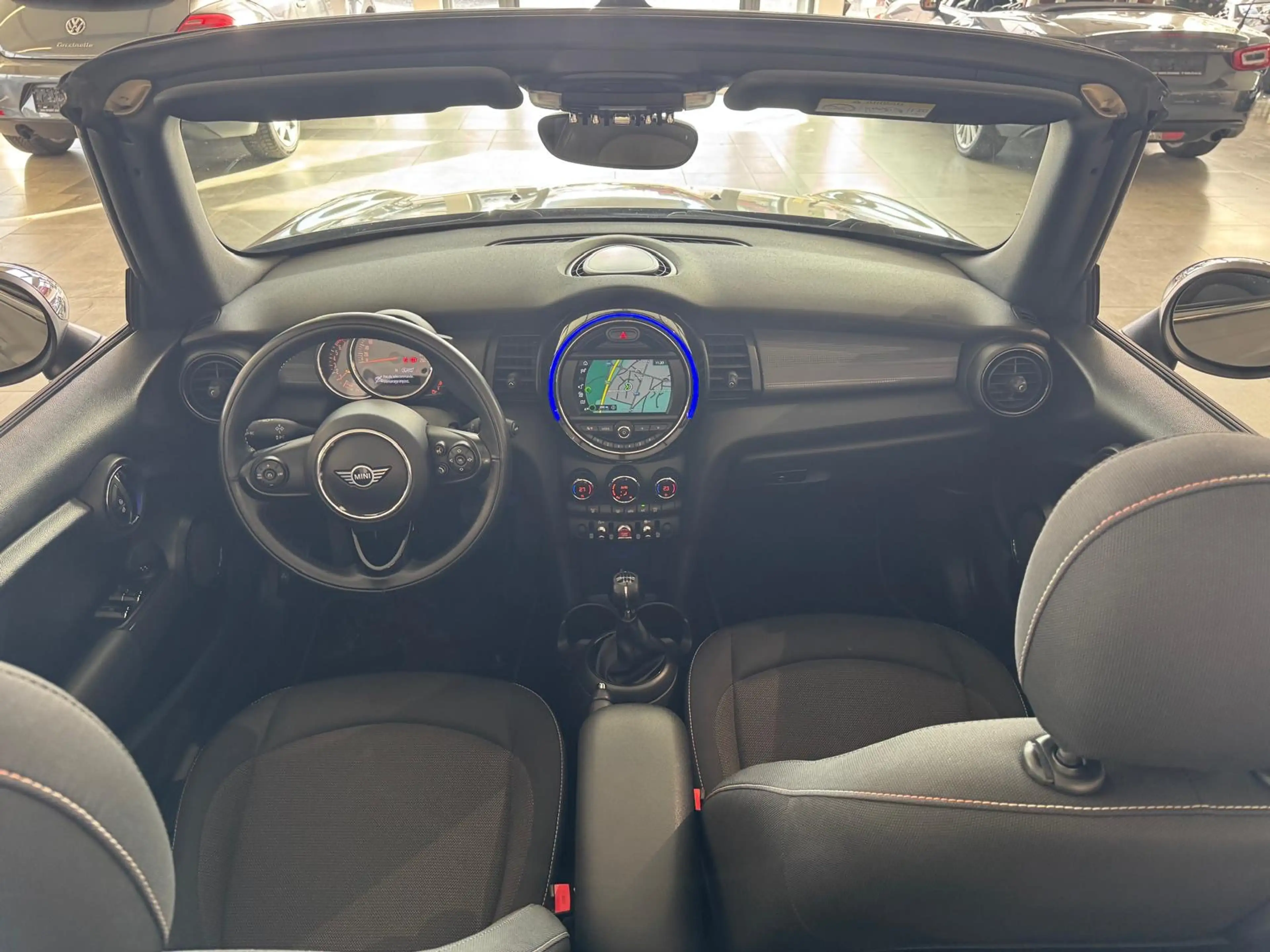 MINI Cooper Cabrio Mini Cabriolet 1.5 Cooper — photo 11