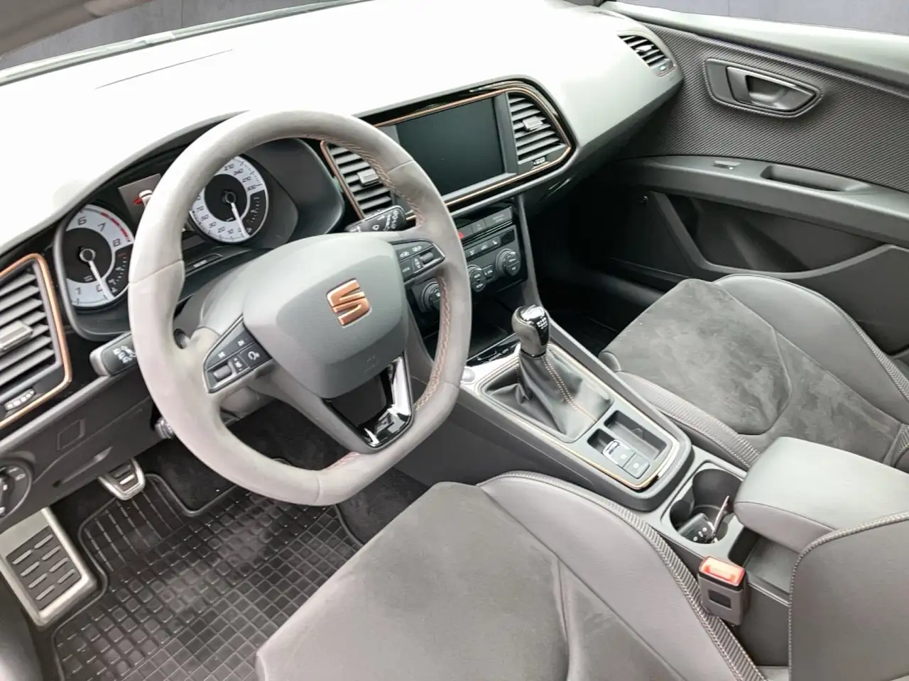 SEAT LEON CUPRA R 310 TSI 310 ch AVANT BVM - CAMÉRA D'AIDE AU STATIONNEMENT - VOLANT EN CUIR
