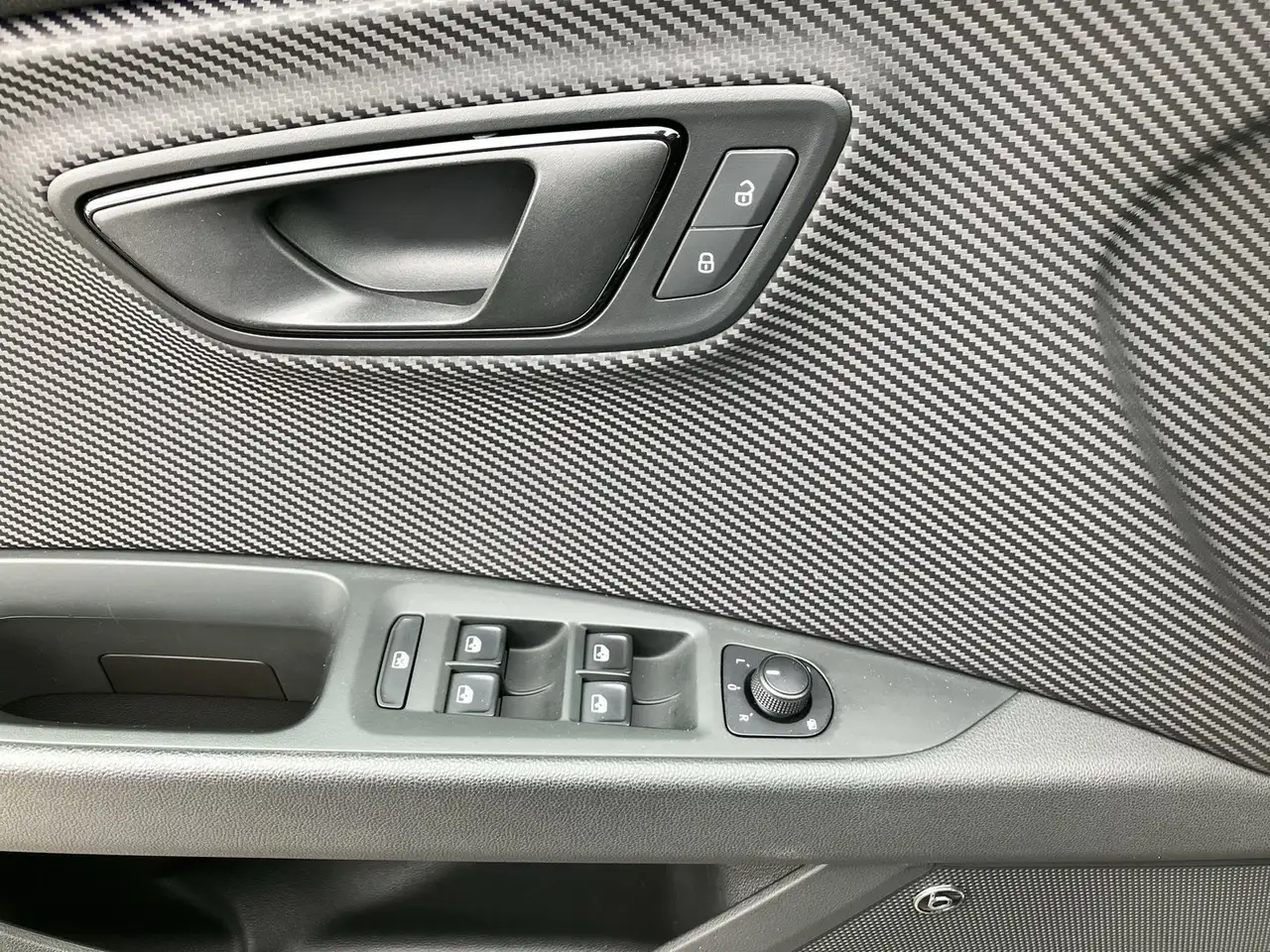 SEAT LEON CUPRA R 310 TSI 310 ch AVANT BVM - CAMÉRA D'AIDE AU STATIONNEMENT - VOLANT EN CUIR