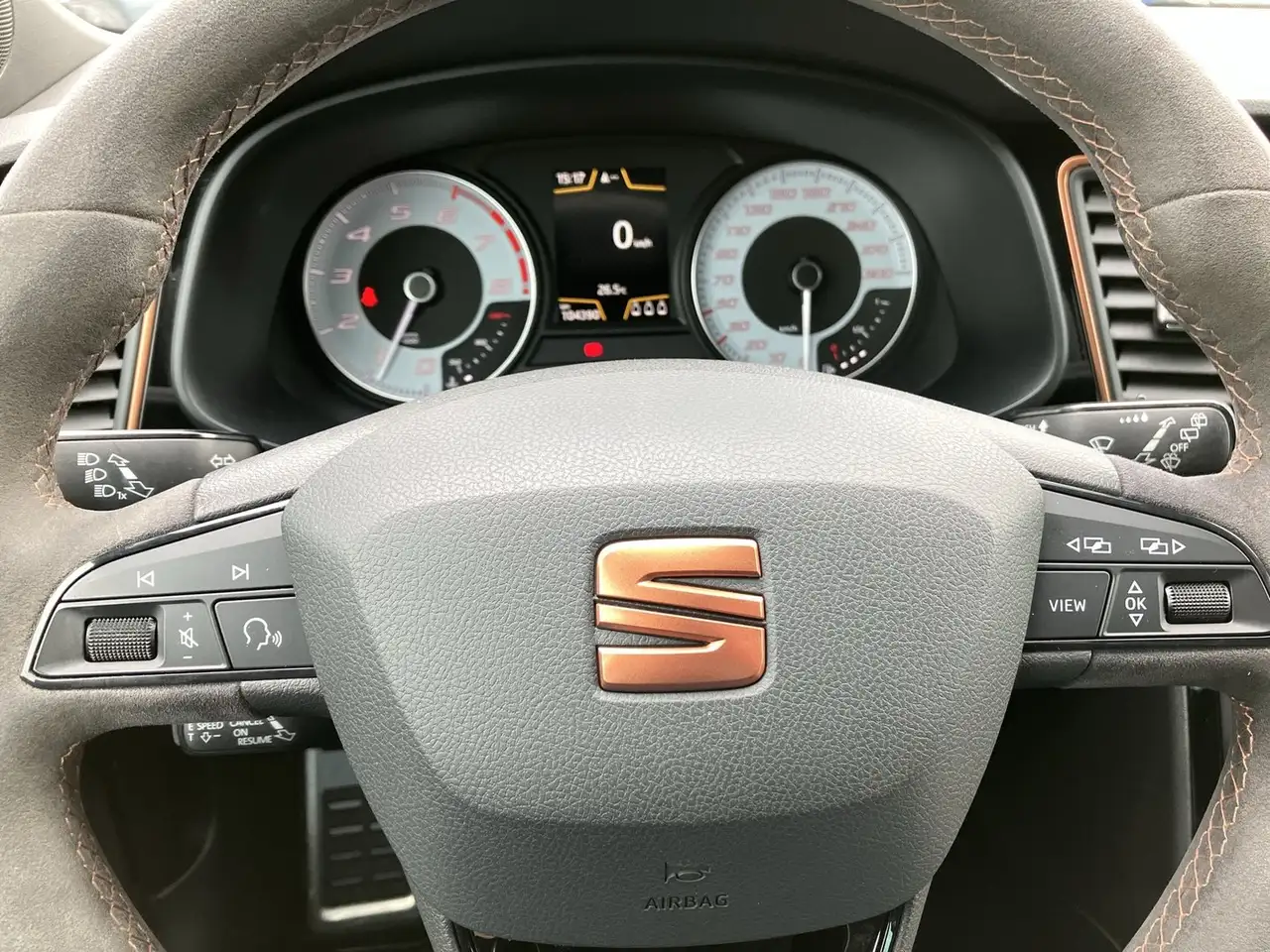 SEAT LEON CUPRA R 310 TSI 310 ch AVANT BVM - CAMÉRA D'AIDE AU STATIONNEMENT - VOLANT EN CUIR