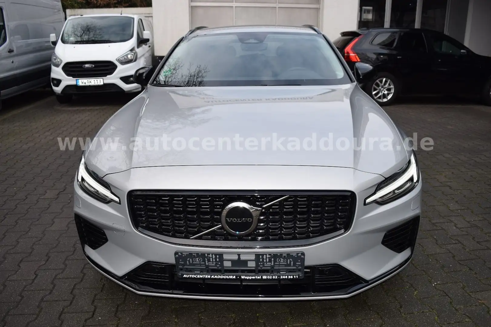 Volvo V60 T6Plus Dark Recharge,AWD,Leder,Blis+ACC,19"A Срібний - 2