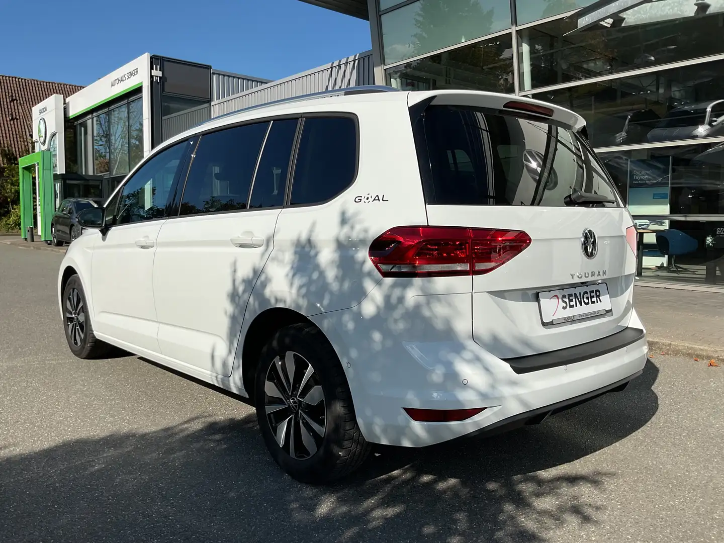 Volkswagen Touran 1.5 TSI GOAL DSG Navi Matrix AHK APP Blanc - 2