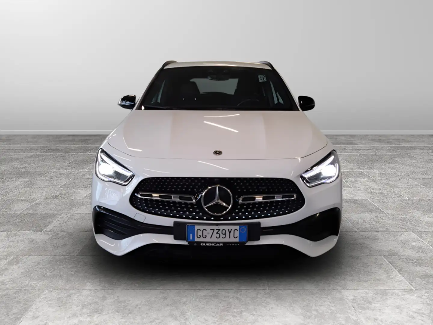 Mercedes-Benz GLA 180 d Automatic Premium White - 2