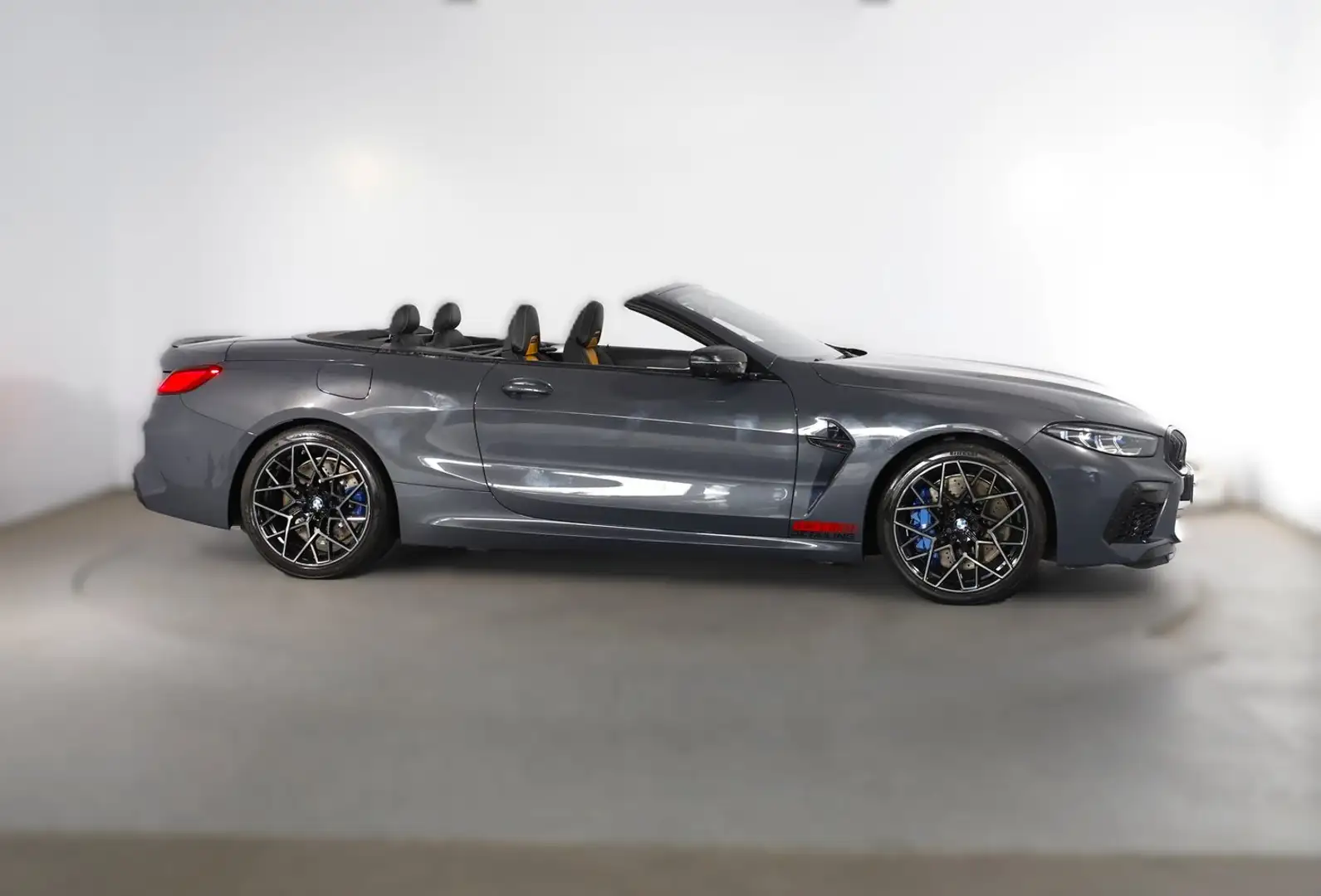 BMW M8 Cabrio Competition M Grau - 2
