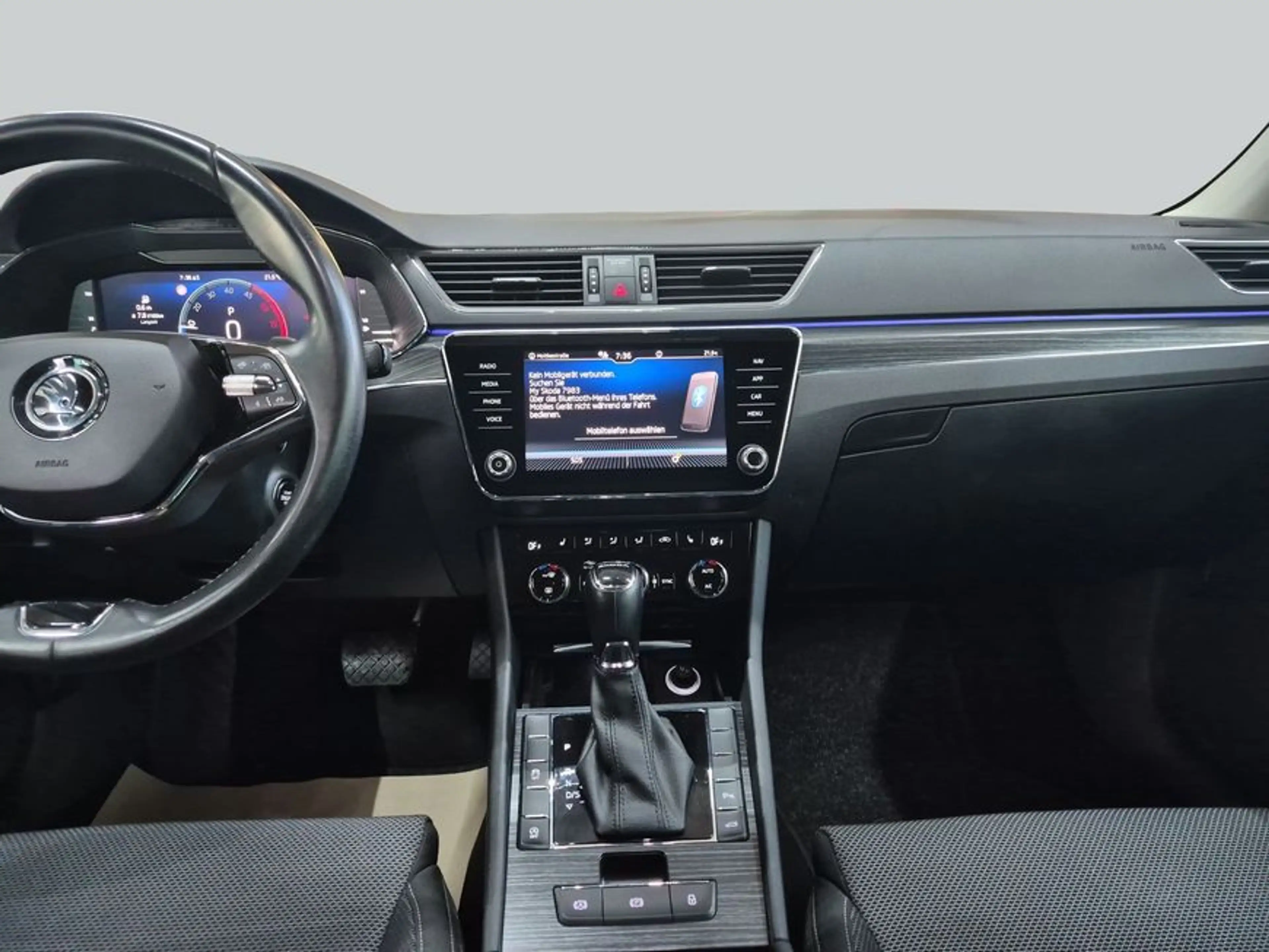 Skoda Superb Combi 2.0 TDI DSG Style — photo 14