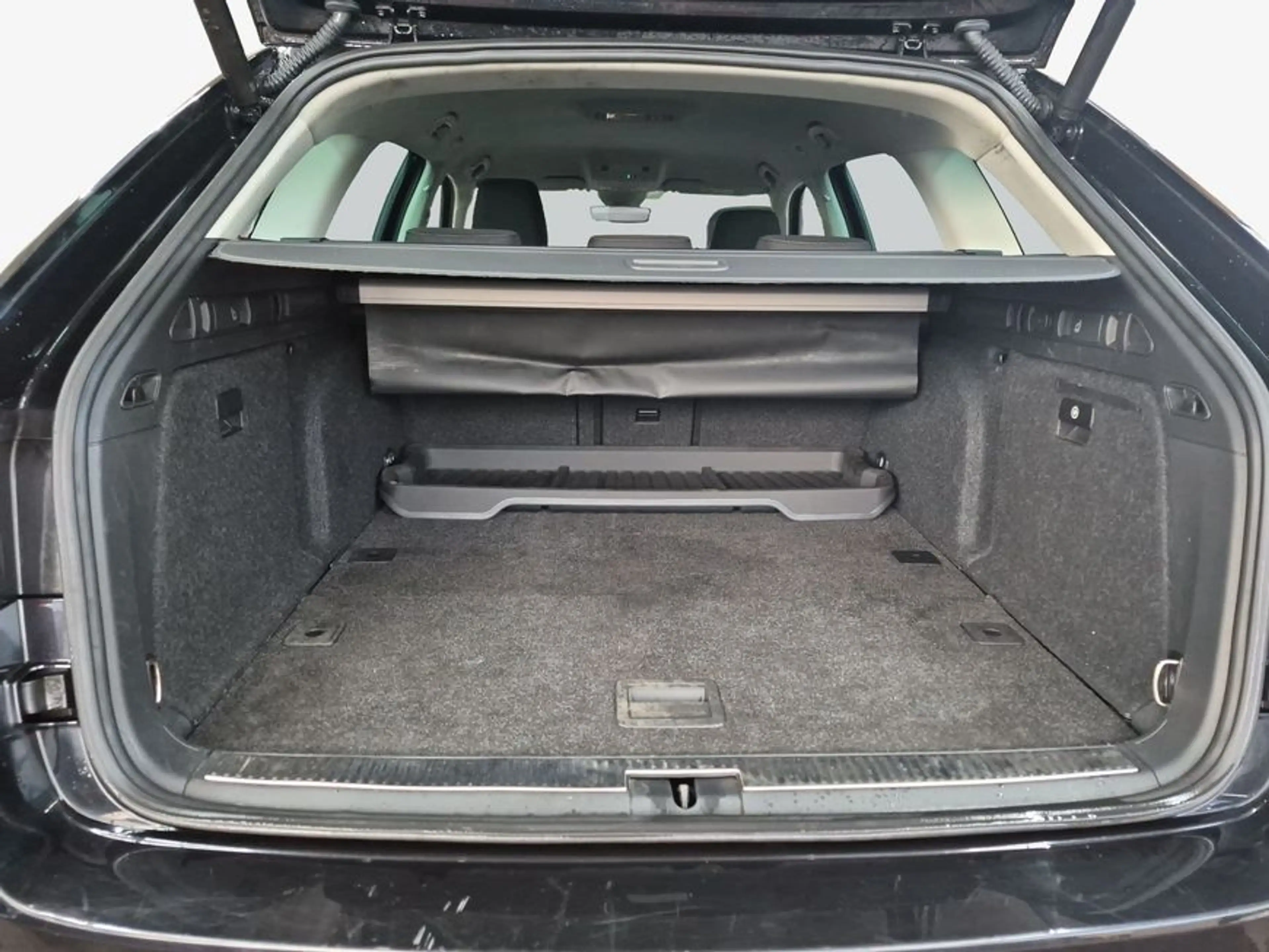 Skoda Superb Combi 2.0 TDI DSG Style — photo 8