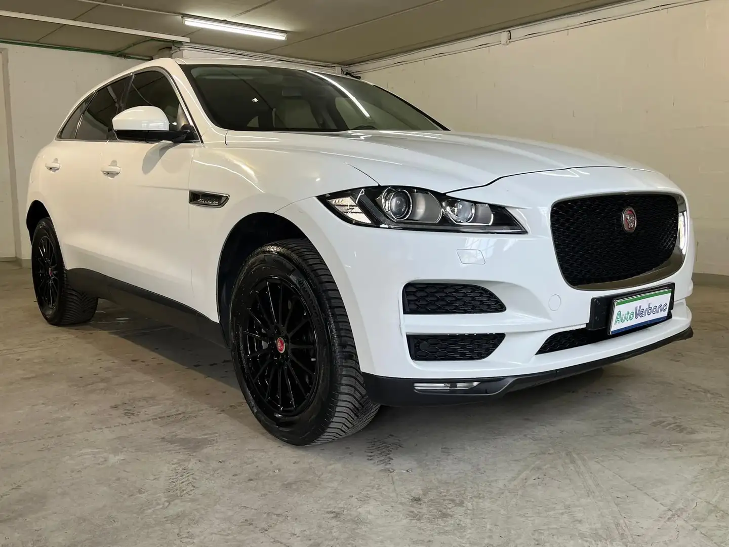 Jaguar F-Pace F-Pace 2015 2.0d Prestige awd 180cv auto Bianco - 1
