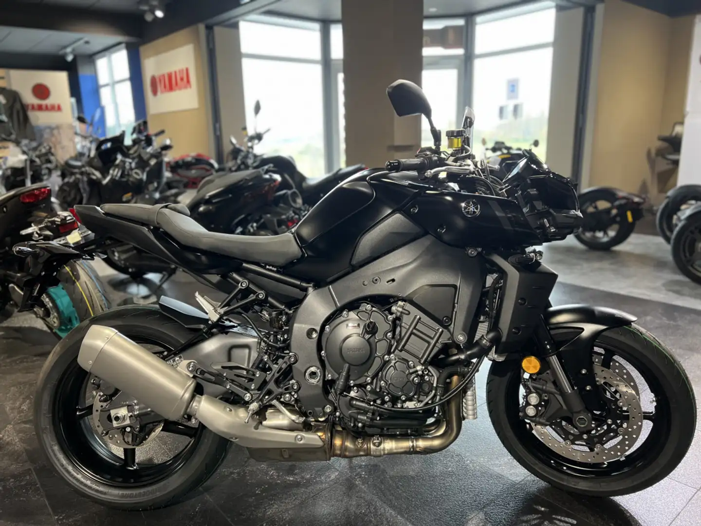 Yamaha MT-10 Pack Sport 2175€ Offert Zwart - 1