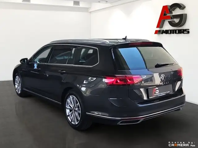 Volkswagen Passat view 7