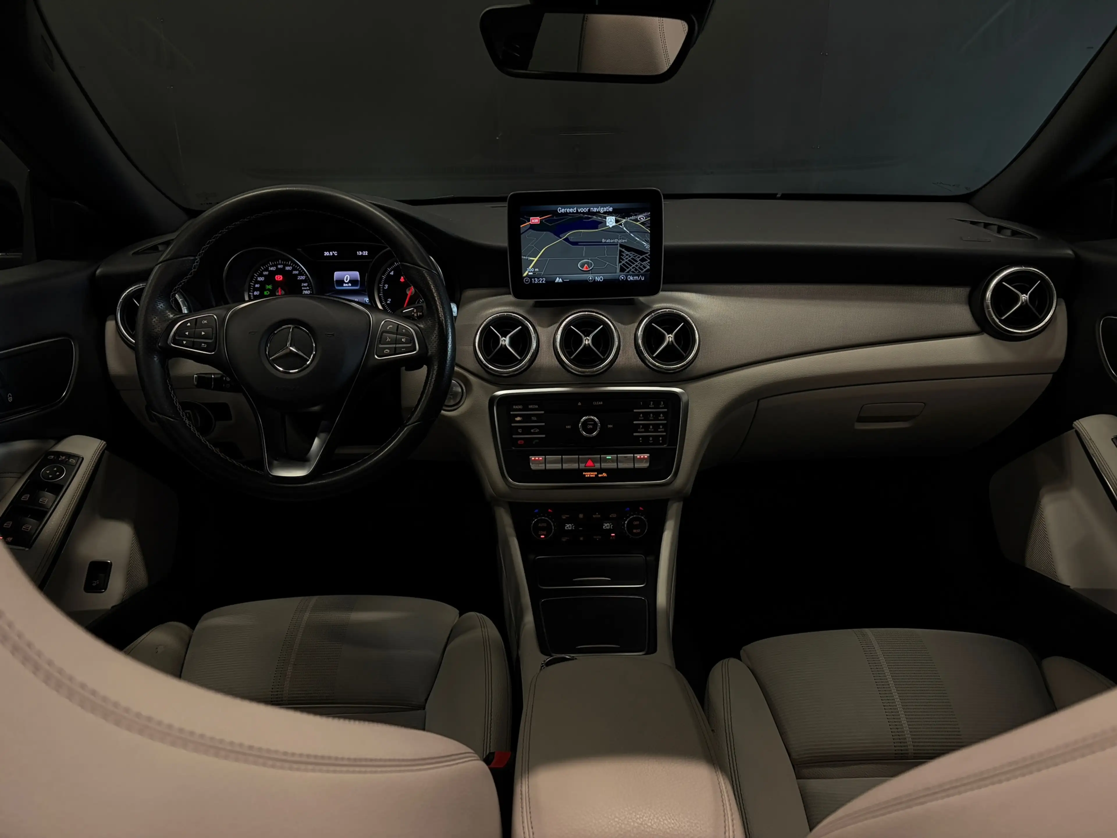 Mercedes-Benz CLA 180 Shooting Brake Prestige Automaat Pano Sfeer Trekha — photo 7