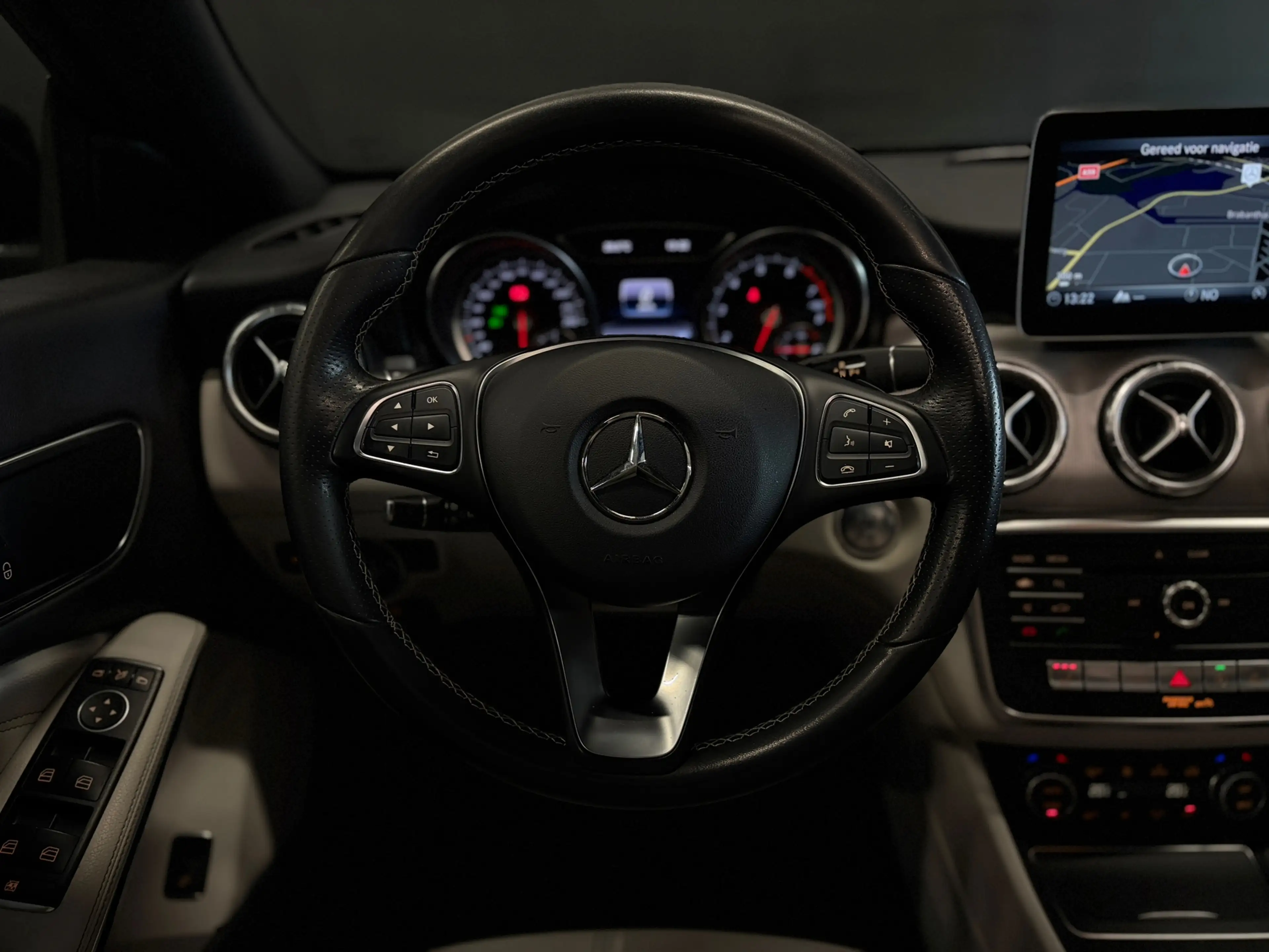 Mercedes-Benz CLA 180 Shooting Brake Prestige Automaat Pano Sfeer Trekha — photo 8
