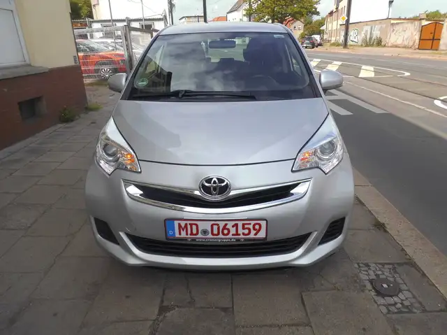 Toyota Verso-S Life