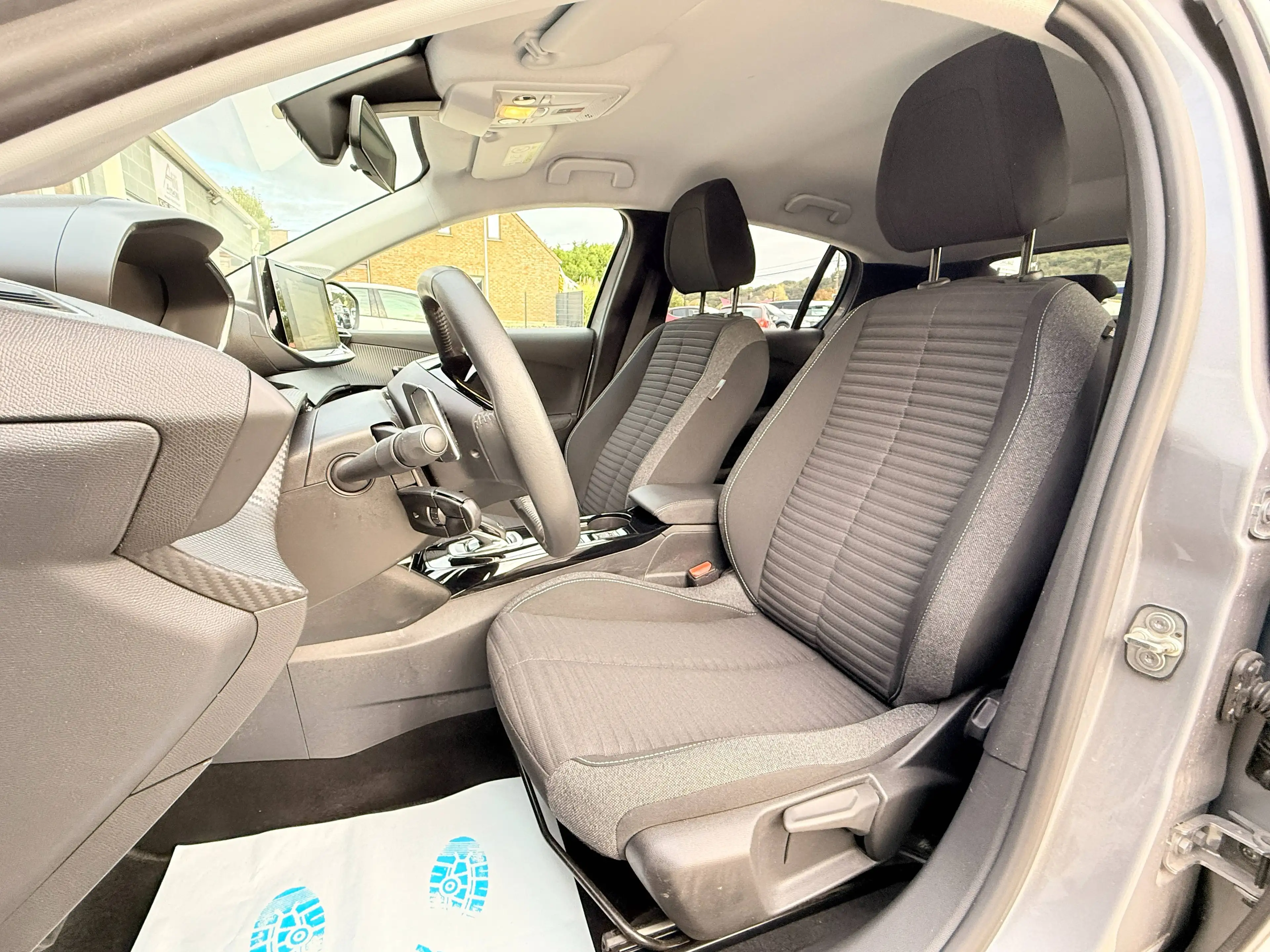 Peugeot 208 208 1.2i PureTech*Style*Gps*Boite-Auto*1er Main*Garantie 12 Mois* — photo 13
