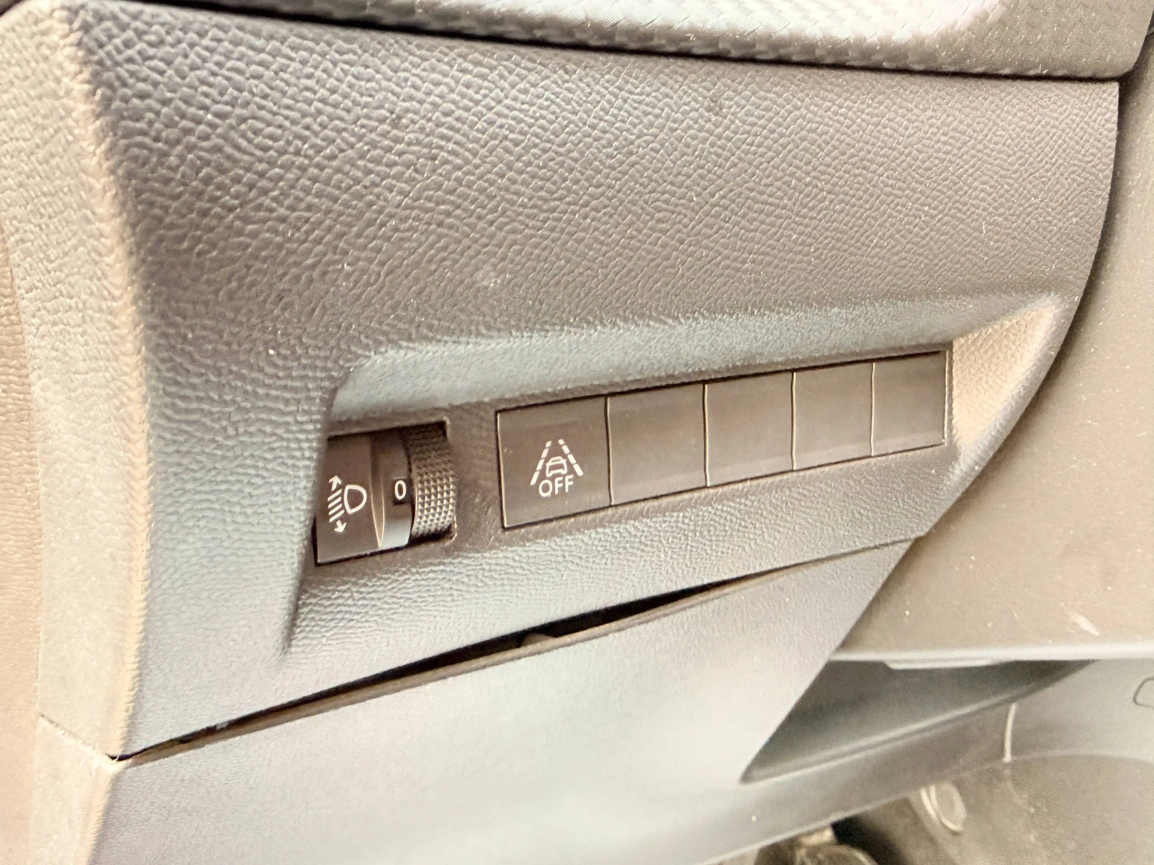 Peugeot 208 208 1.2i PureTech*Style*Gps*Boite-Auto*1er Main*Garantie 12 Mois* — photo 15