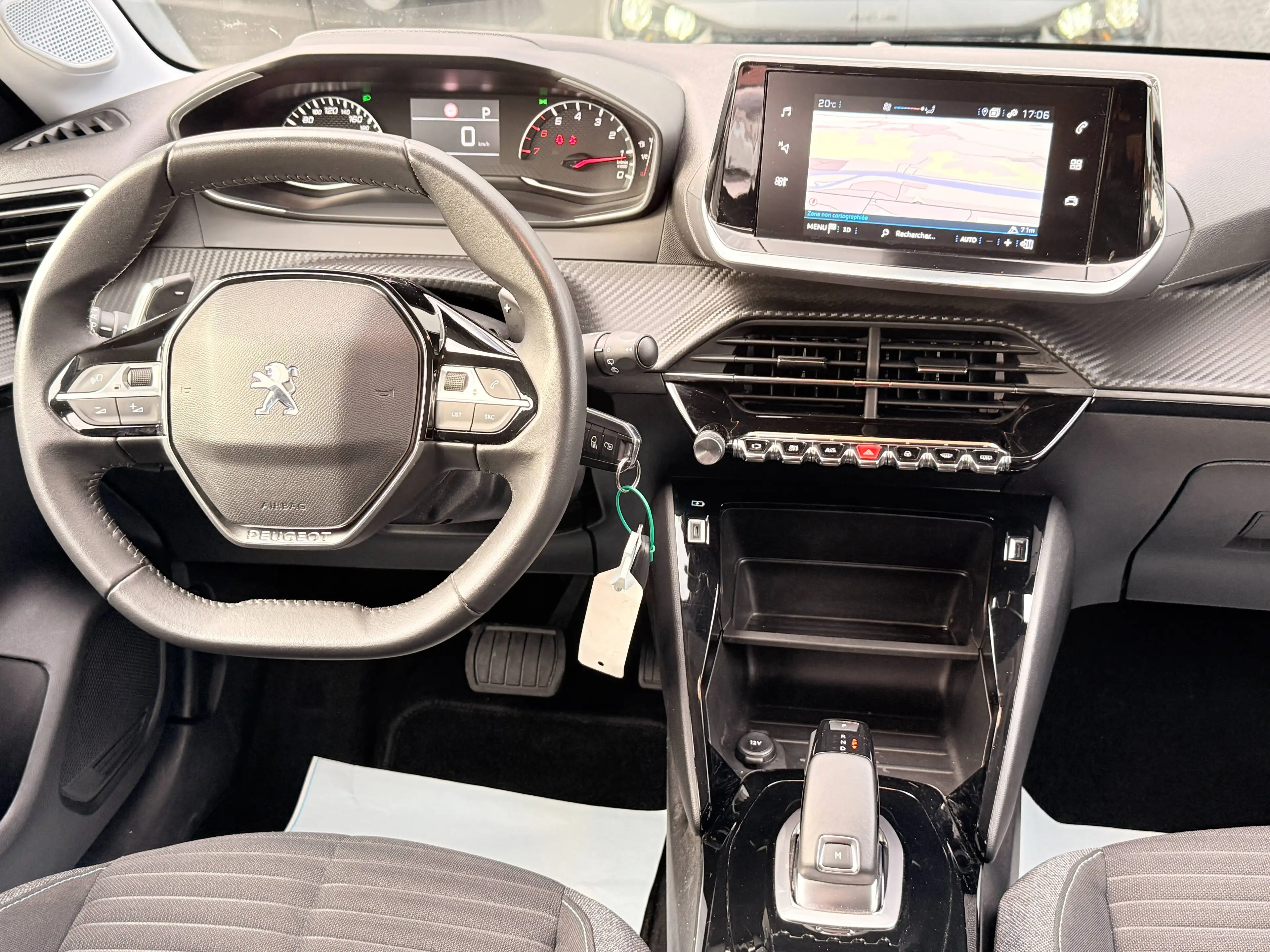Peugeot 208 208 1.2i PureTech*Style*Gps*Boite-Auto*1er Main*Garantie 12 Mois* — photo 9