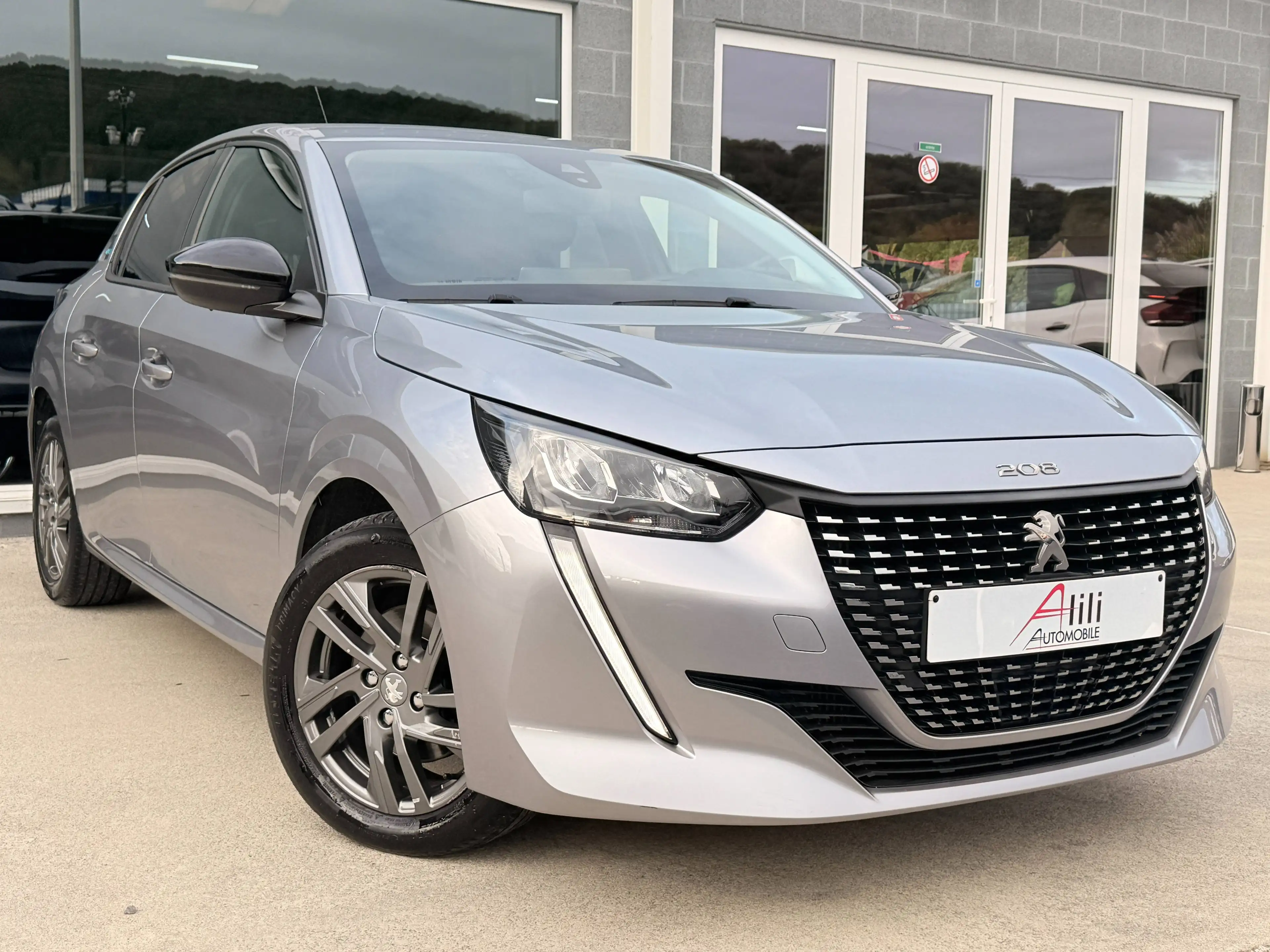 Peugeot 208 208 1.2i PureTech*Style*Gps*Boite-Auto*1er Main*Garantie 12 Mois* — photo 3