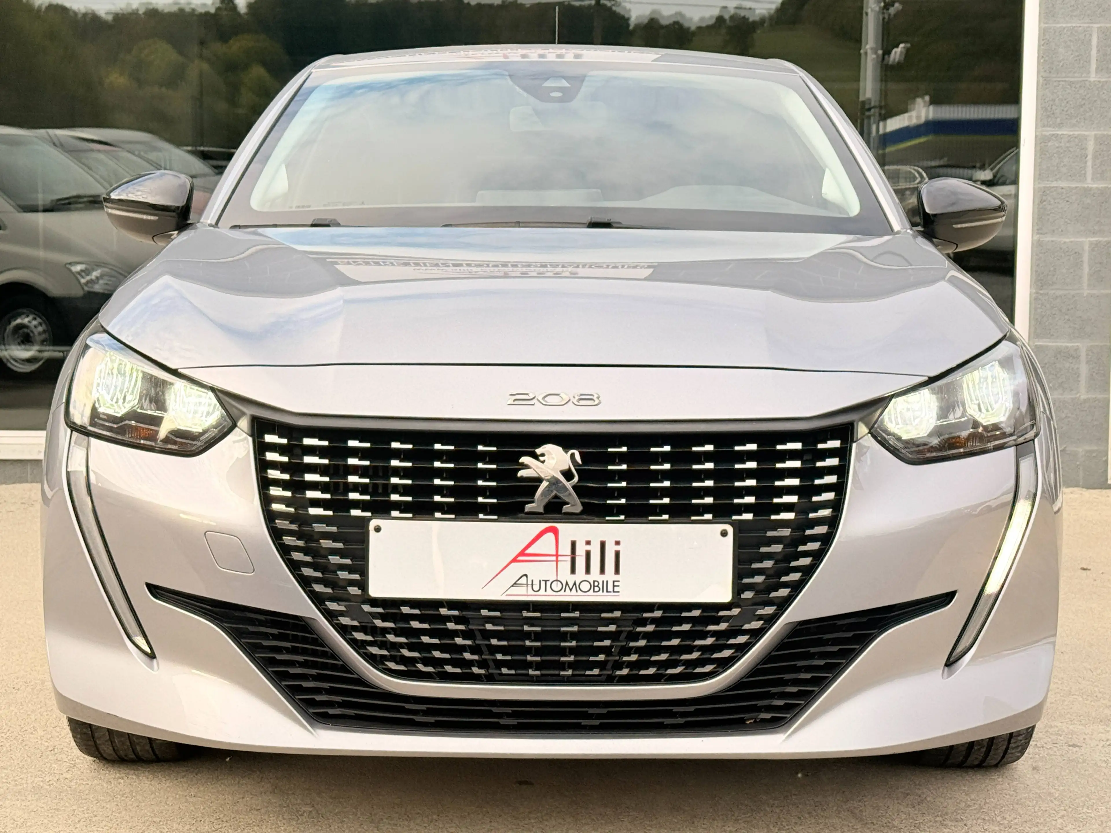 Peugeot 208 208 1.2i PureTech*Style*Gps*Boite-Auto*1er Main*Garantie 12 Mois* — photo 2