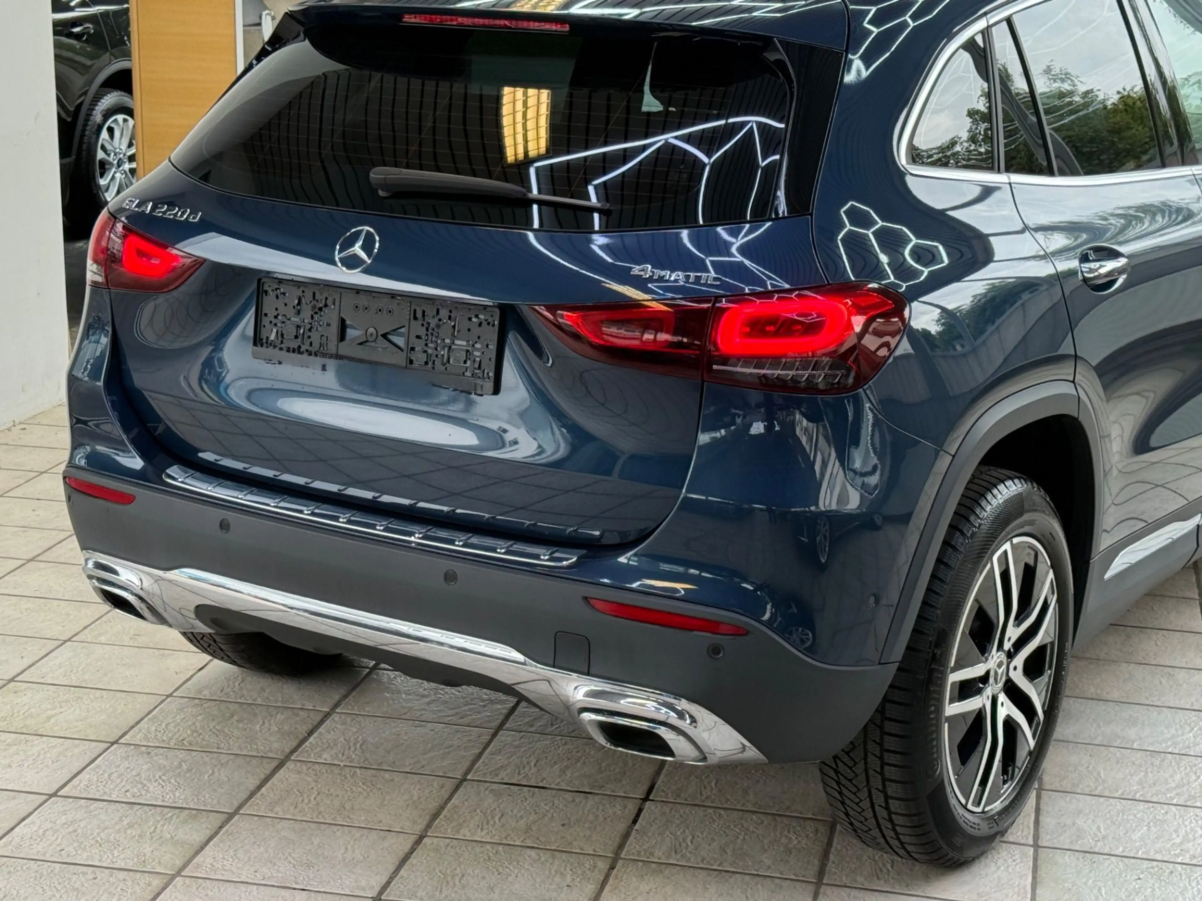 Mercedes-Benz GLA 220 d 4MATIC *AMBIENTE*SHZ*NEUWERTIG — photo 9