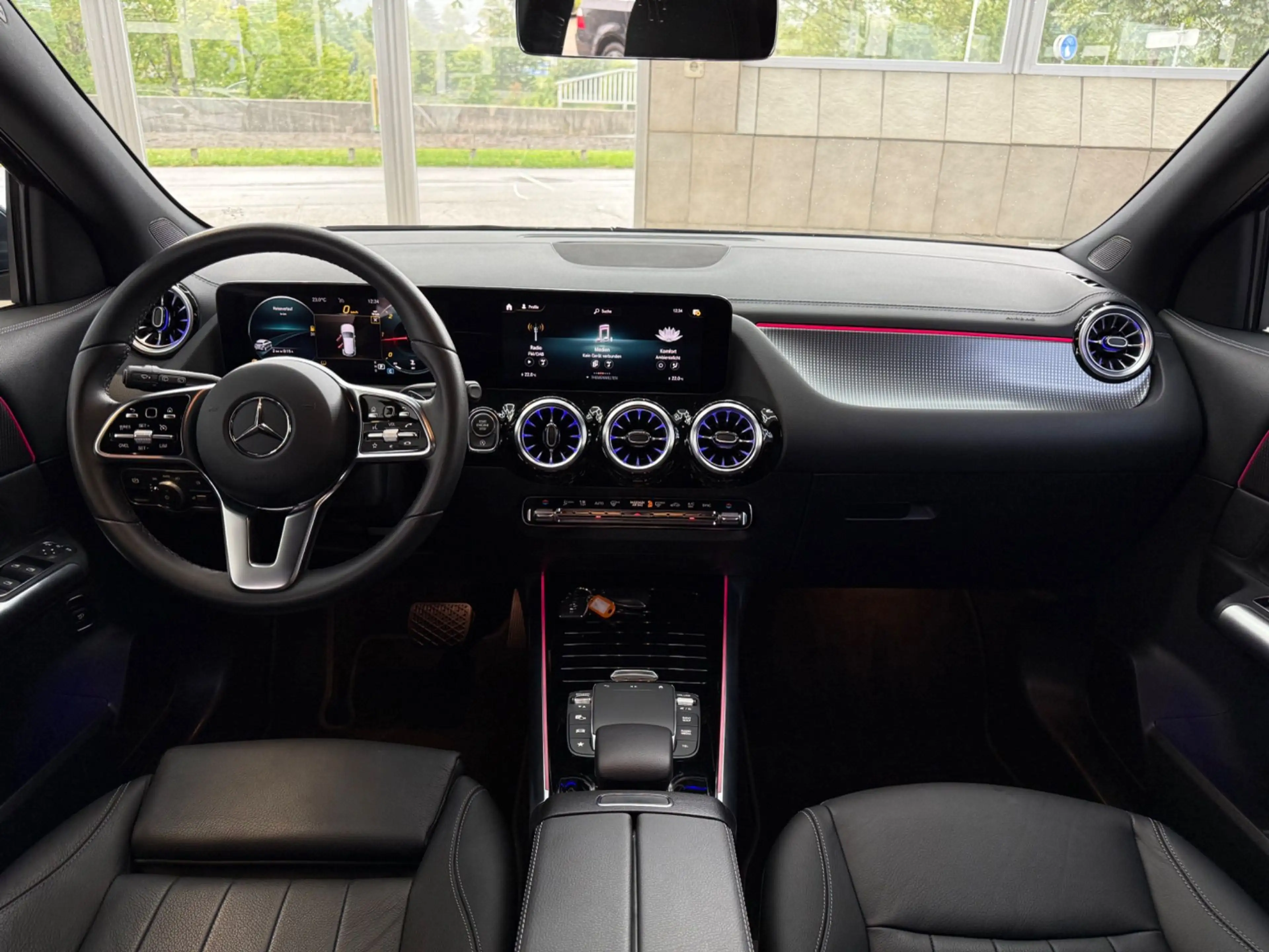 Mercedes-Benz GLA 220 d 4MATIC *AMBIENTE*SHZ*NEUWERTIG — photo 12
