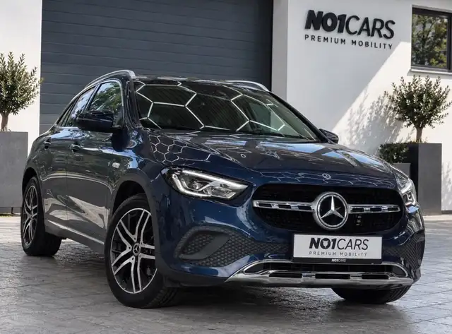 Mercedes-Benz GLA 220 d 4MATIC *AMBIENTE*SHZ*NEUWERTIG
