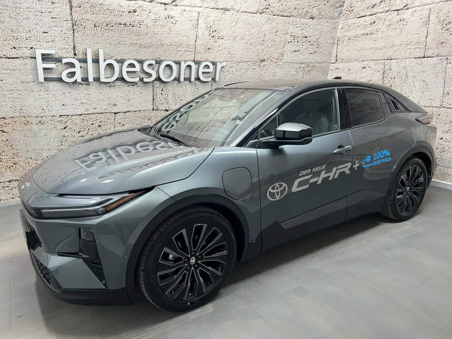 Toyota C-HR+ 252 kW AWD Lounge + Sky & Sound Paket Grau - 2