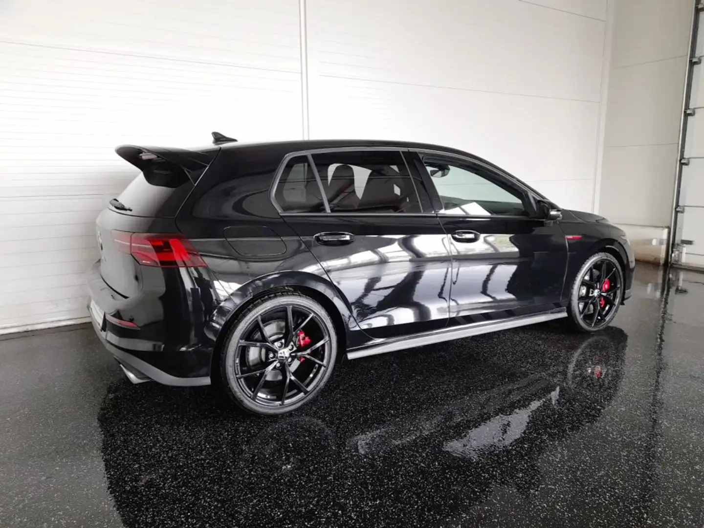 Volkswagen Golf VIII GTI CLUBSPORT "BLACK STYLE" DSG *19 ZOLL / MATRIX-LED / HARMAN KARDON SOUND / VIRTUELL / NAVI / ACC / KAMERA* Schwarz - 2